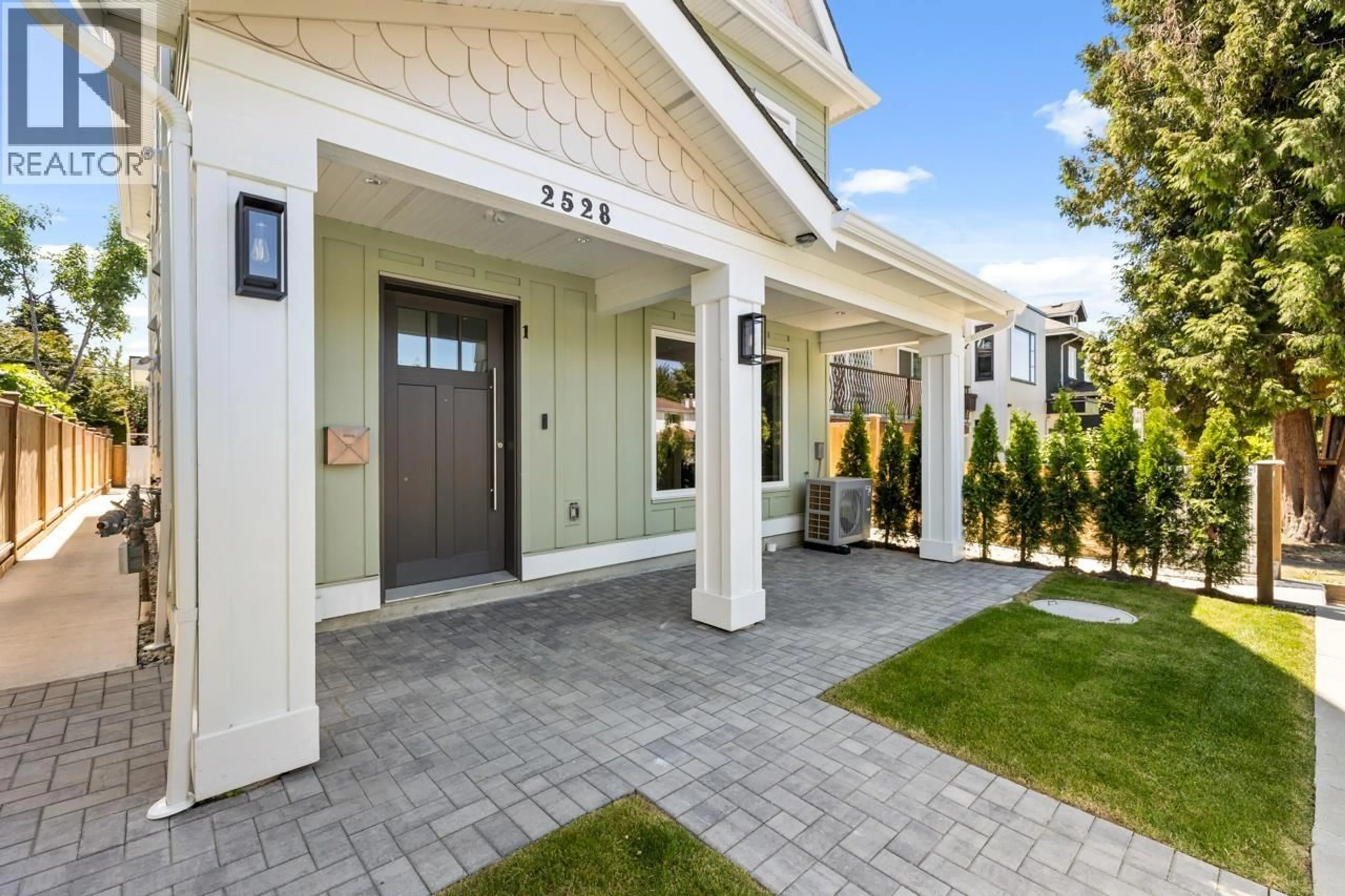 Unknown for 1 - 2528 TURNER STREET, Vancouver British Columbia V5K2E8