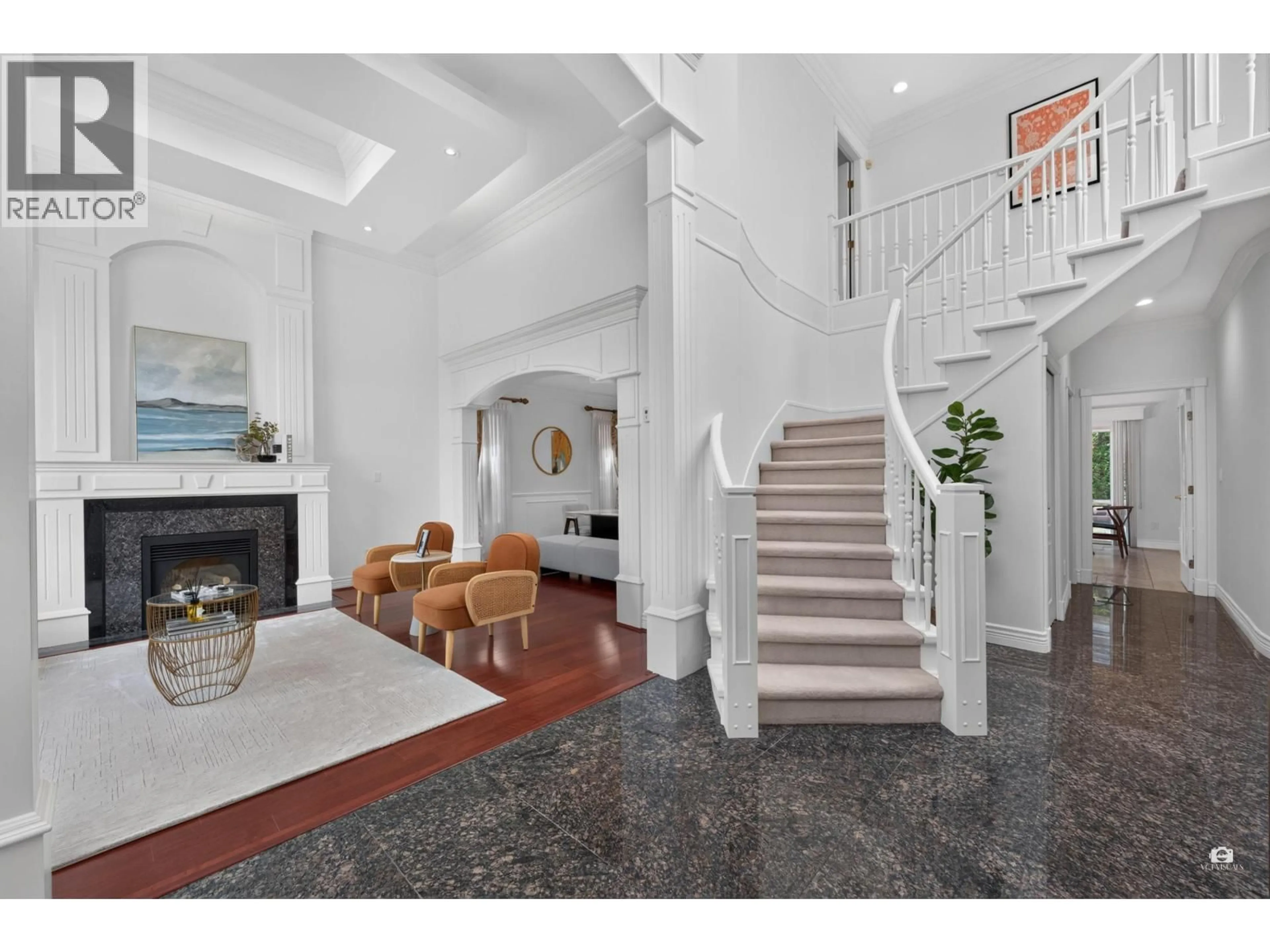 Indoor foyer for 6286 DUNSMUIR CRESCENT, Richmond British Columbia V7C5R6