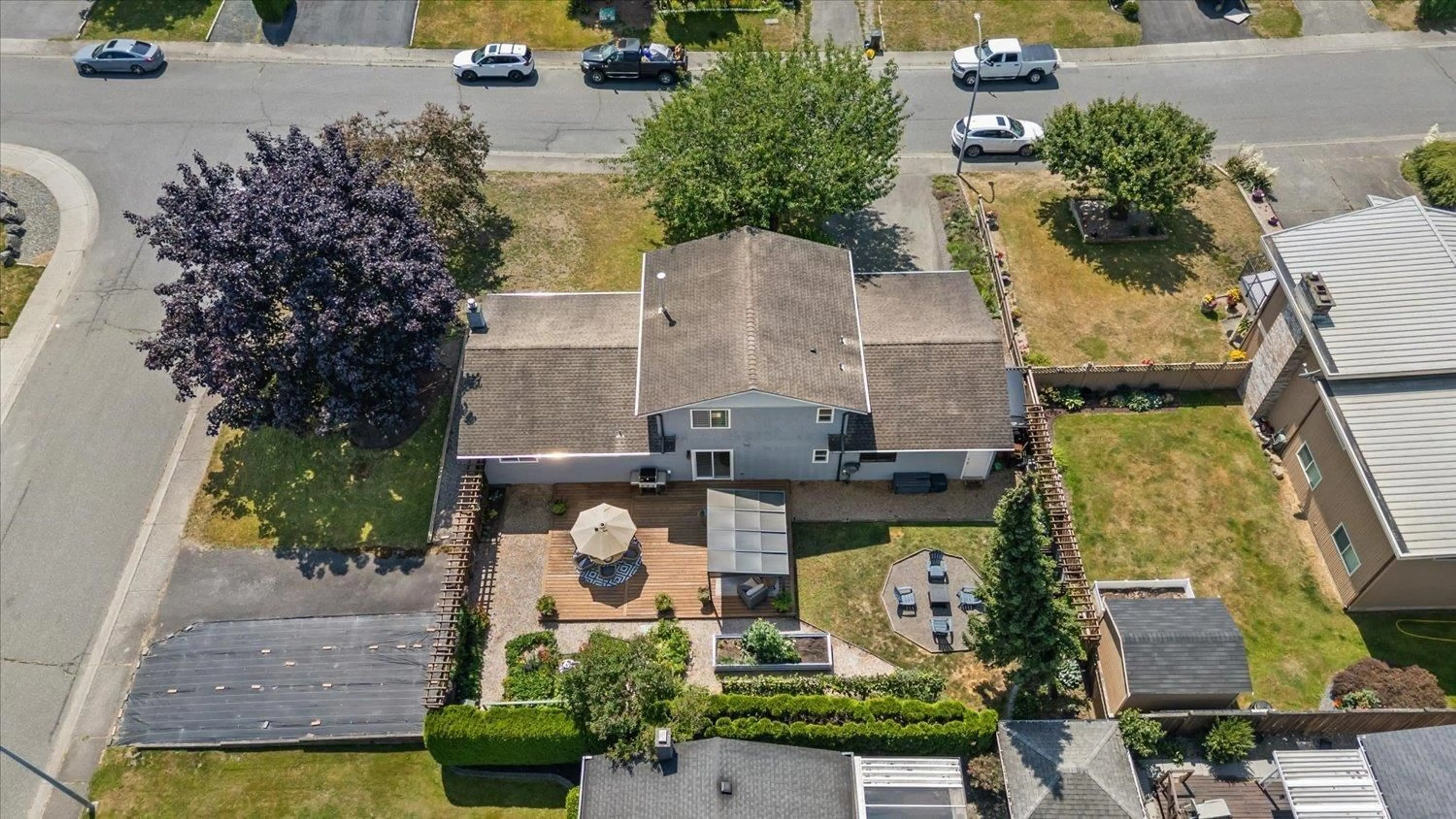 A pic from outside/outdoor area/front of a property/back of a property/a pic from drone, street for 26549 29B AVENUE, Langley British Columbia V4W3B5