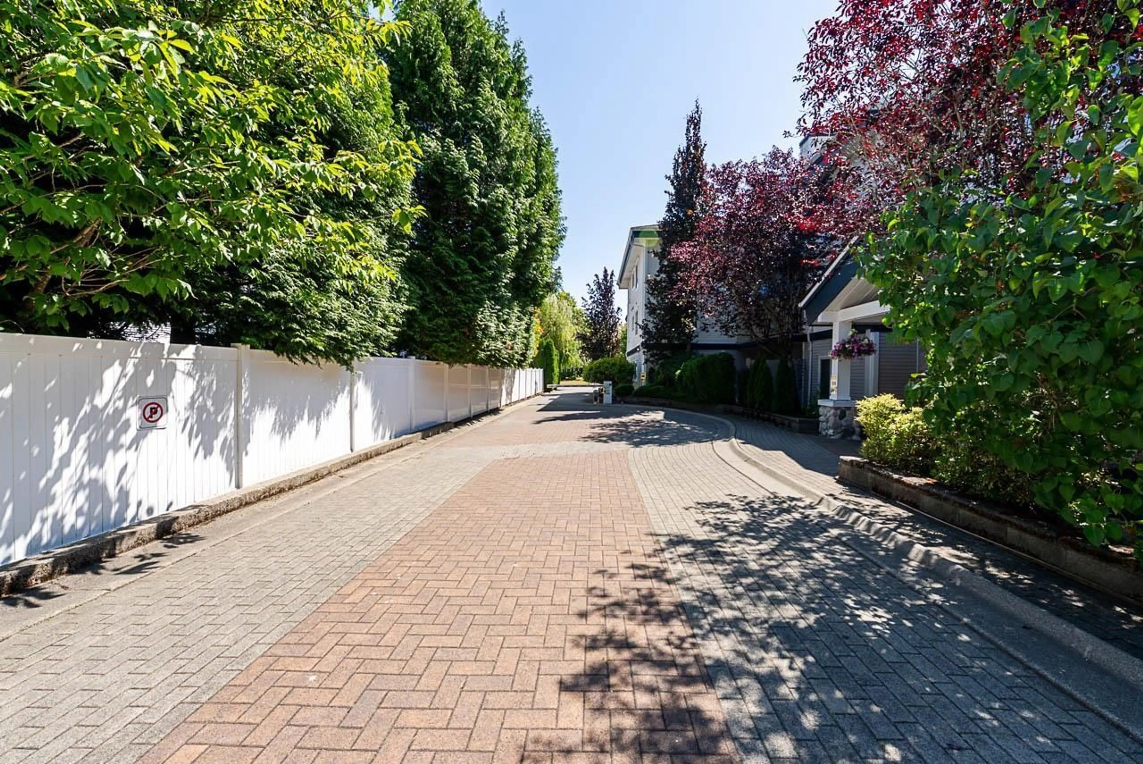 Patio, street for 204 - 15298 20 AVENUE, Surrey British Columbia V4A2A3