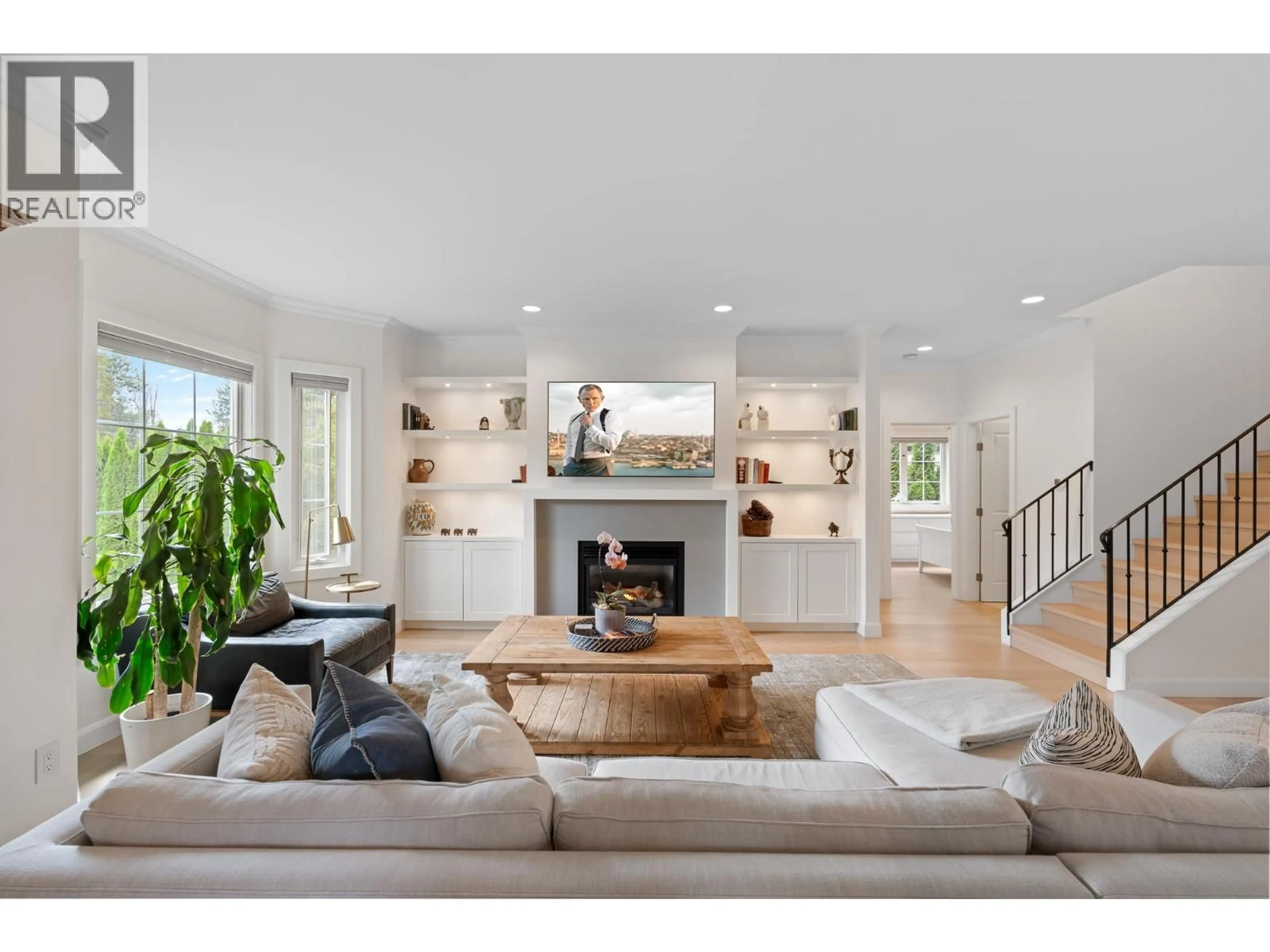 Living room with furniture, unknown for 1733 FULTON AVENUE, West Vancouver British Columbia V7V1S8