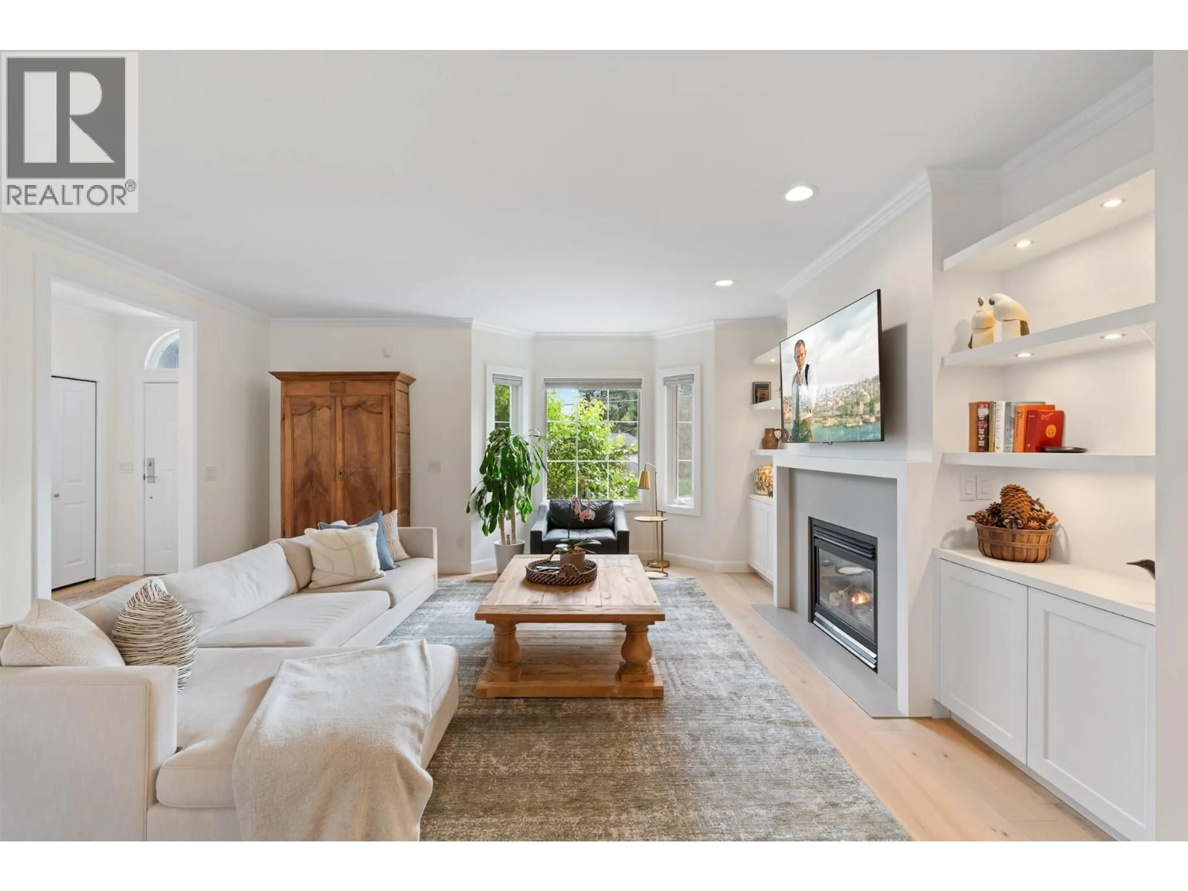 Living room with furniture, unknown for 1733 FULTON AVENUE, West Vancouver British Columbia V7V1S8