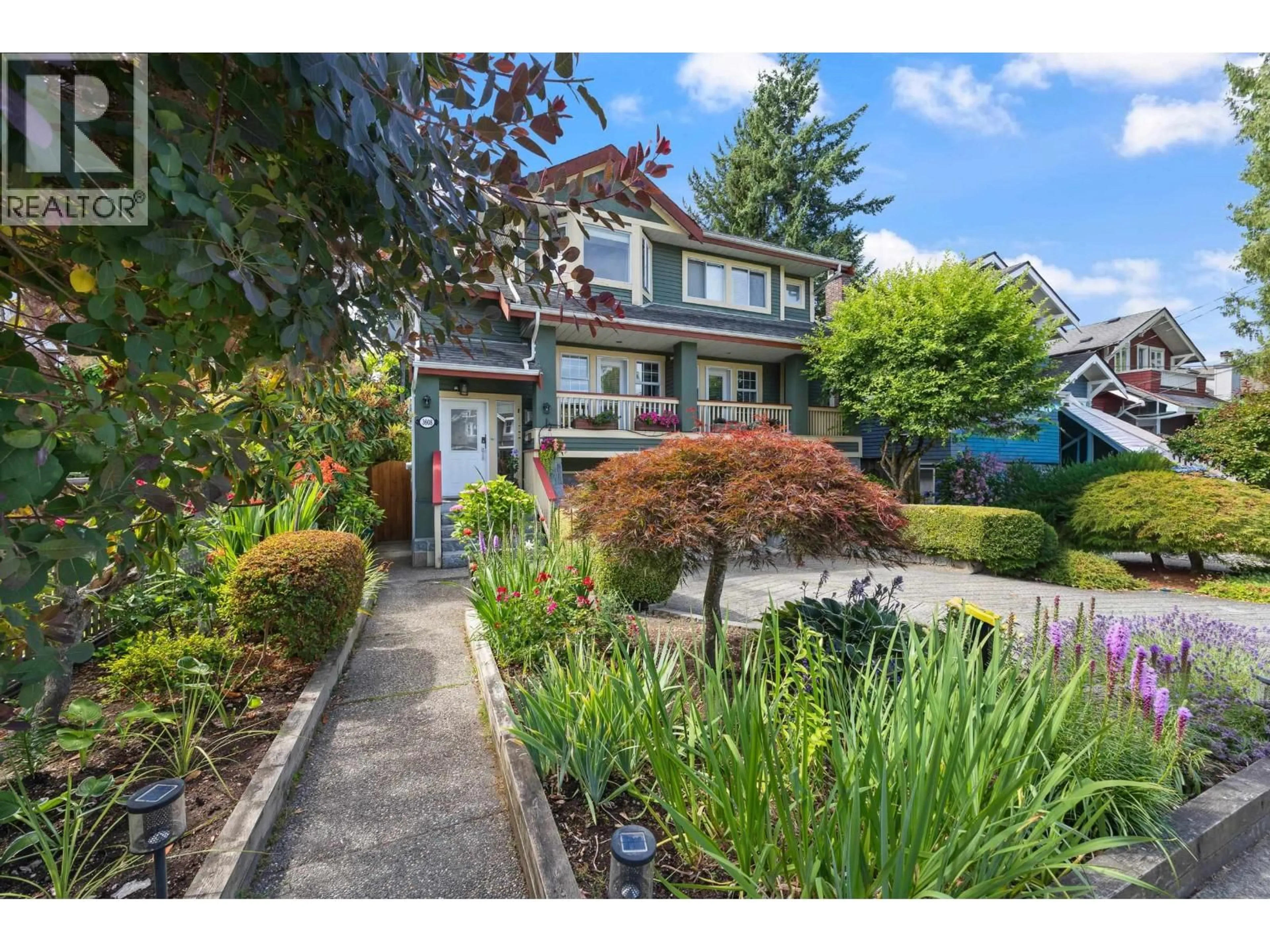 A pic from outside/outdoor area/front of a property/back of a property/a pic from drone, street for 3608 7TH AVENUE, Vancouver British Columbia V6R1W4
