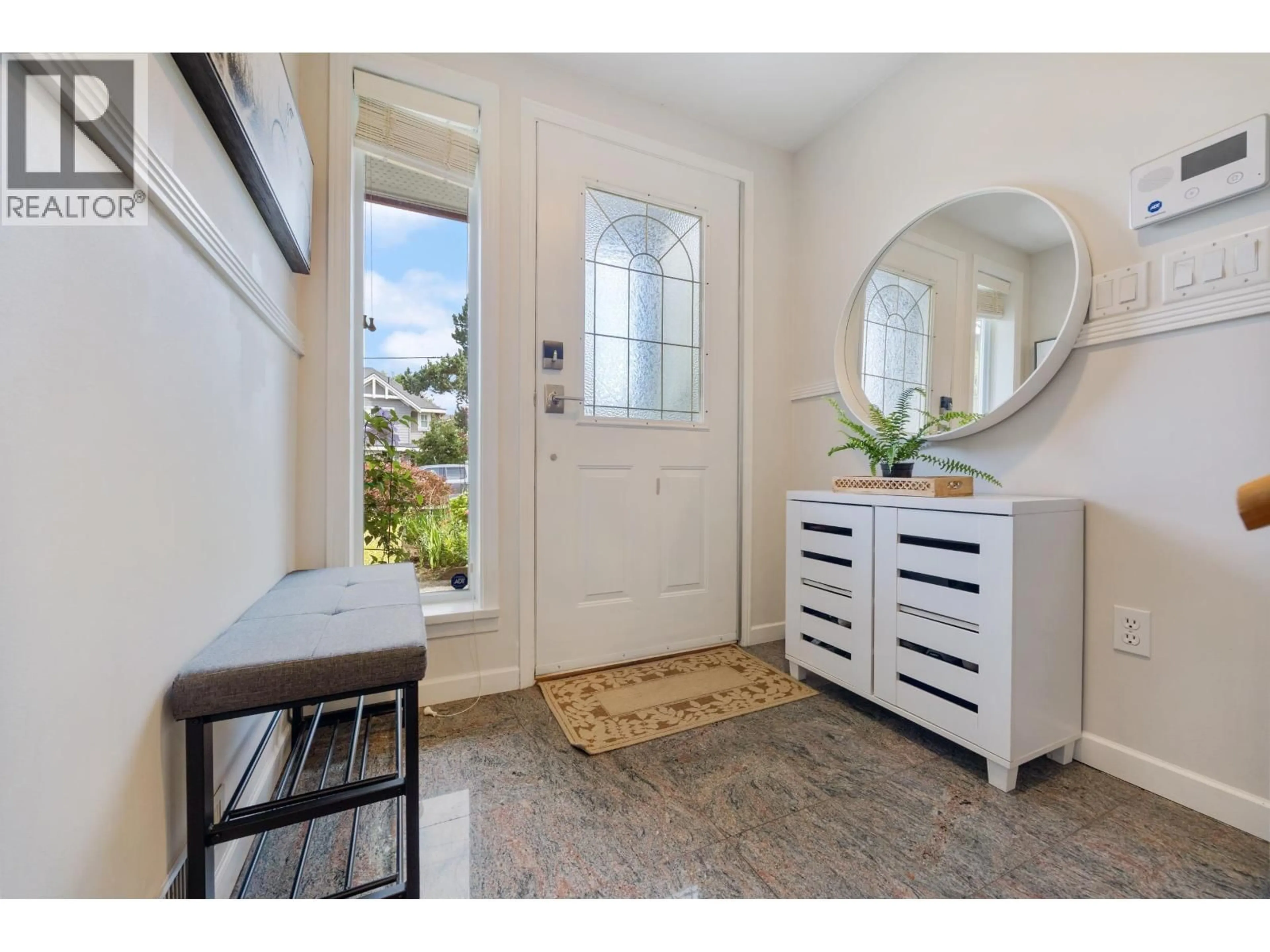 Indoor entryway for 3608 7TH AVENUE, Vancouver British Columbia V6R1W4