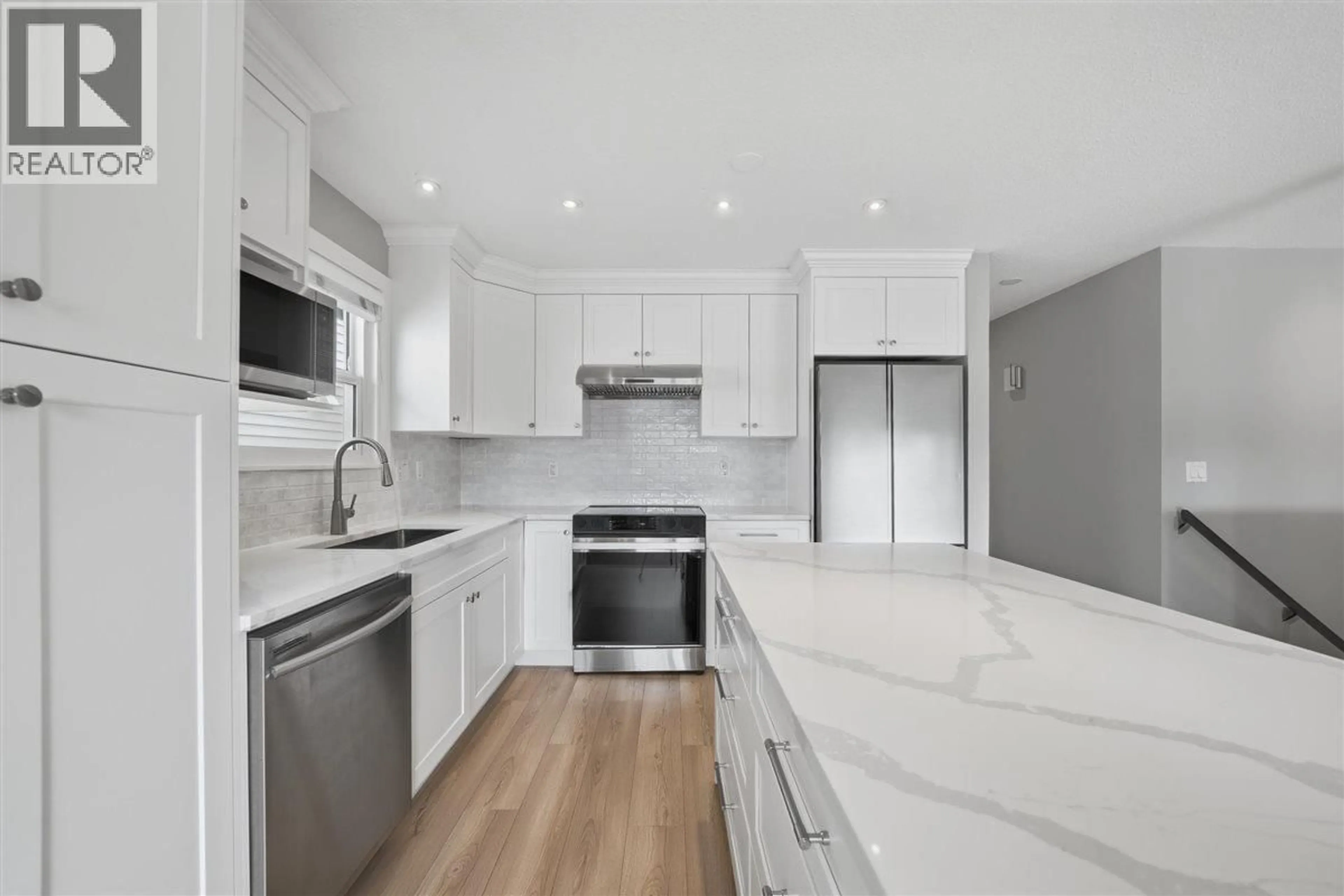 Open concept kitchen, ceramic/tile floor for 2270 IRVINE AVENUE, Port Coquitlam British Columbia V3C3H2