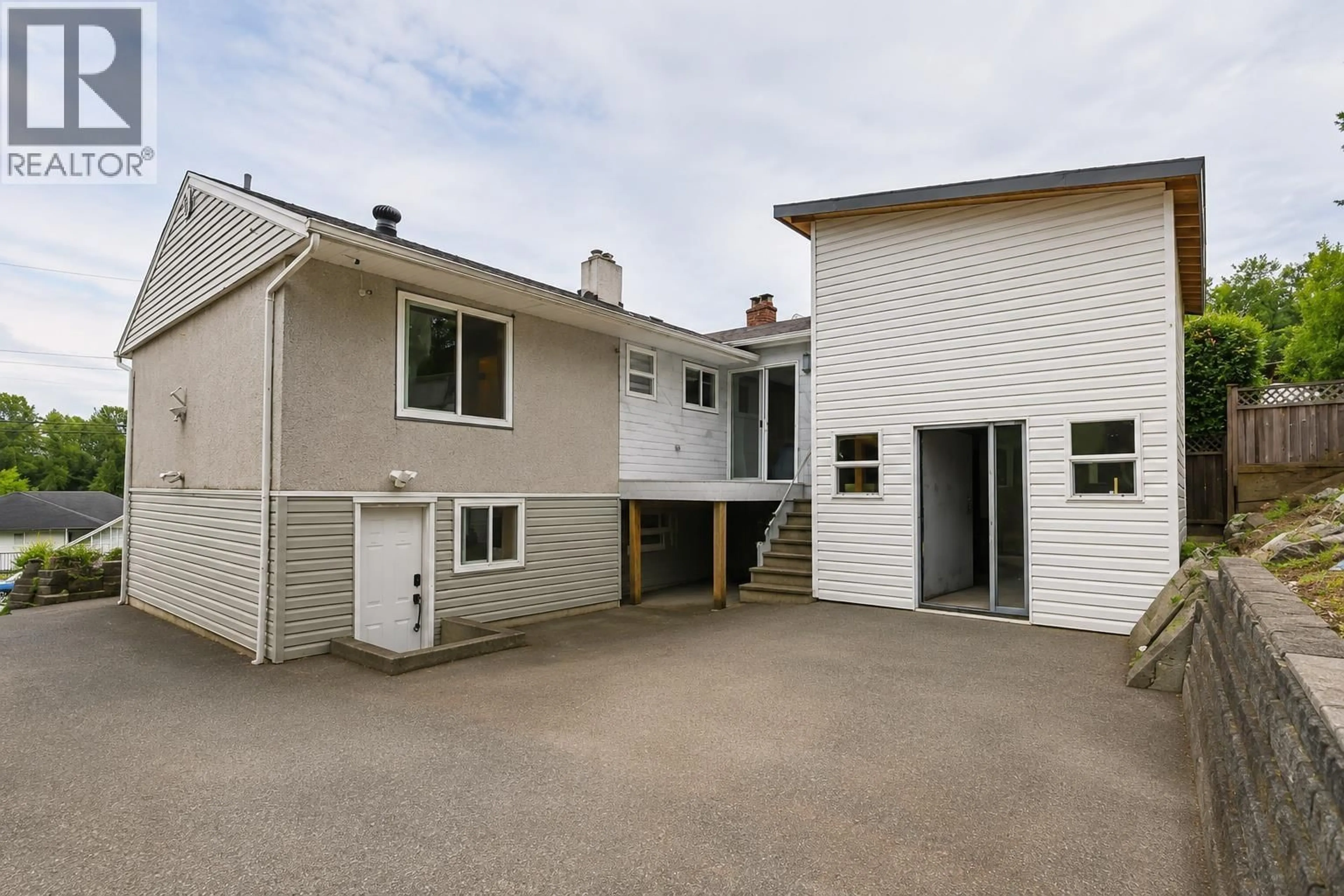 Unknown for 3867 MARINE DRIVE, Burnaby British Columbia V5J3E3