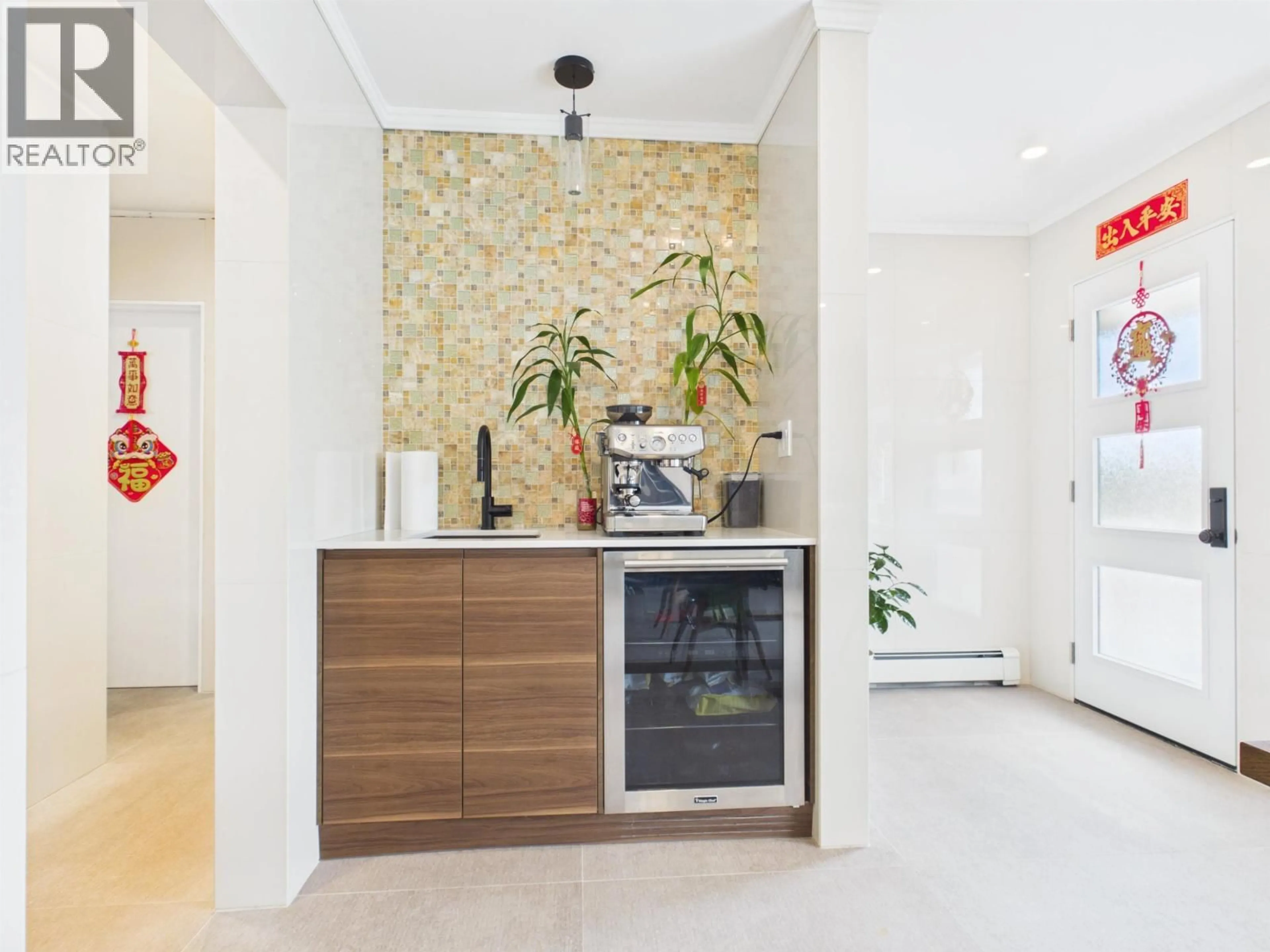 Contemporary kitchen, ceramic/tile floor for 3867 MARINE DRIVE, Burnaby British Columbia V5J3E3