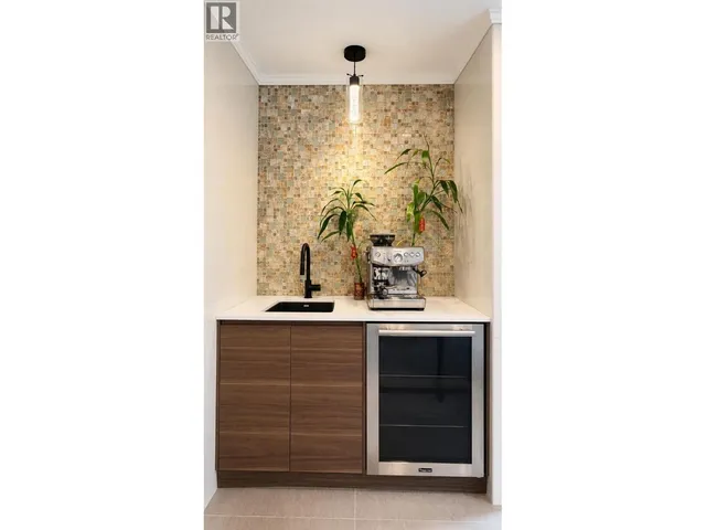 3867 MARINE DRIVE, Burnaby 5