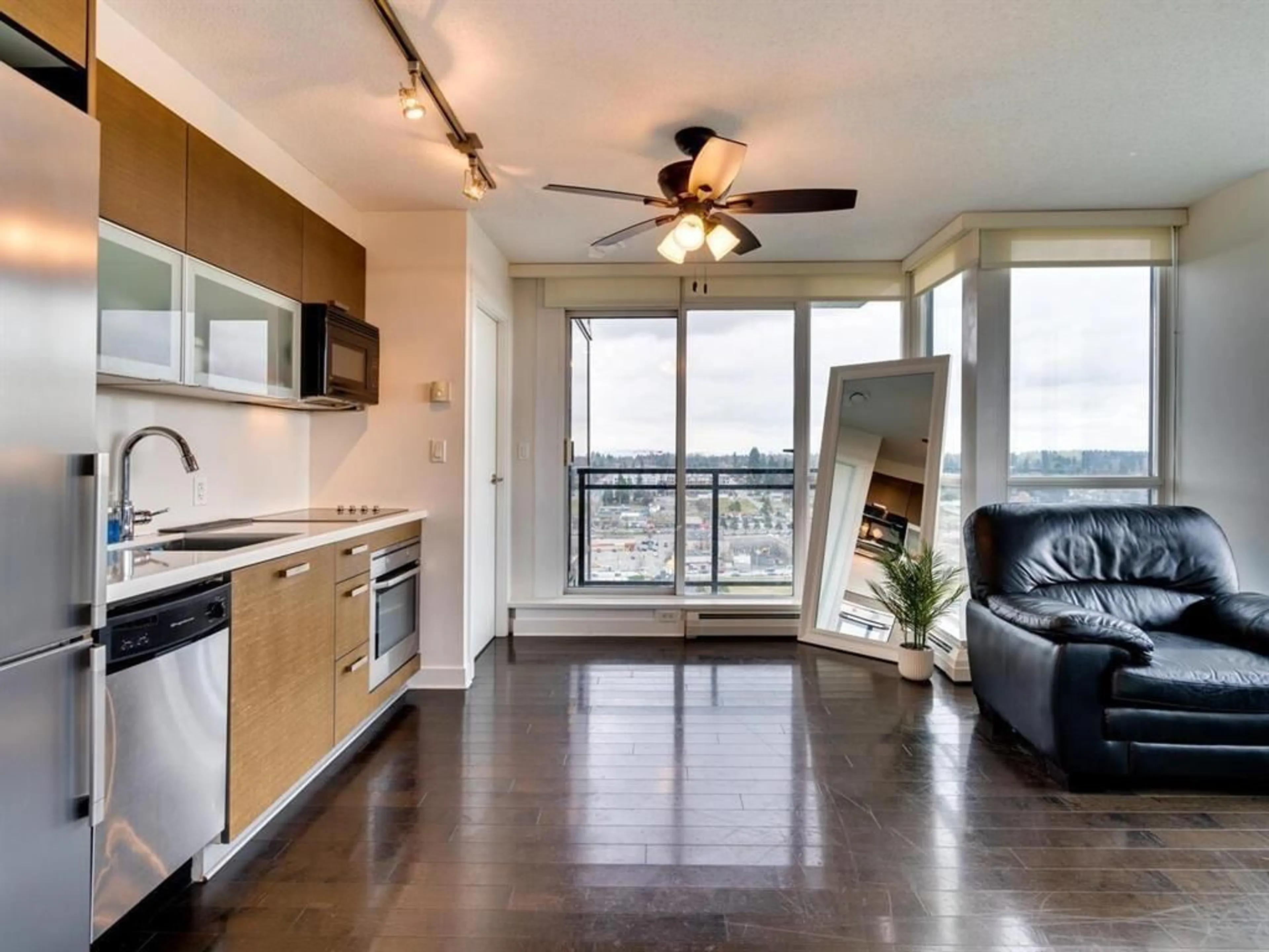 Open concept kitchen, unknown for 2302 - 10777 UNIVERSITY DRIVE, Surrey British Columbia V3T0E6