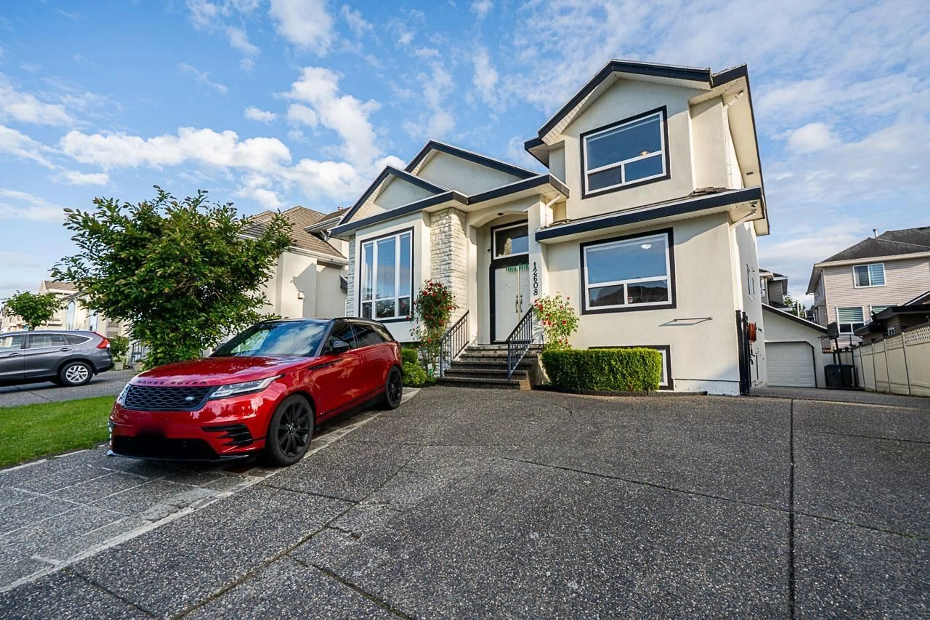 A pic from outside/outdoor area/front of a property/back of a property/a pic from drone, street for 12608 67A AVENUE, Surrey British Columbia V3W1G3