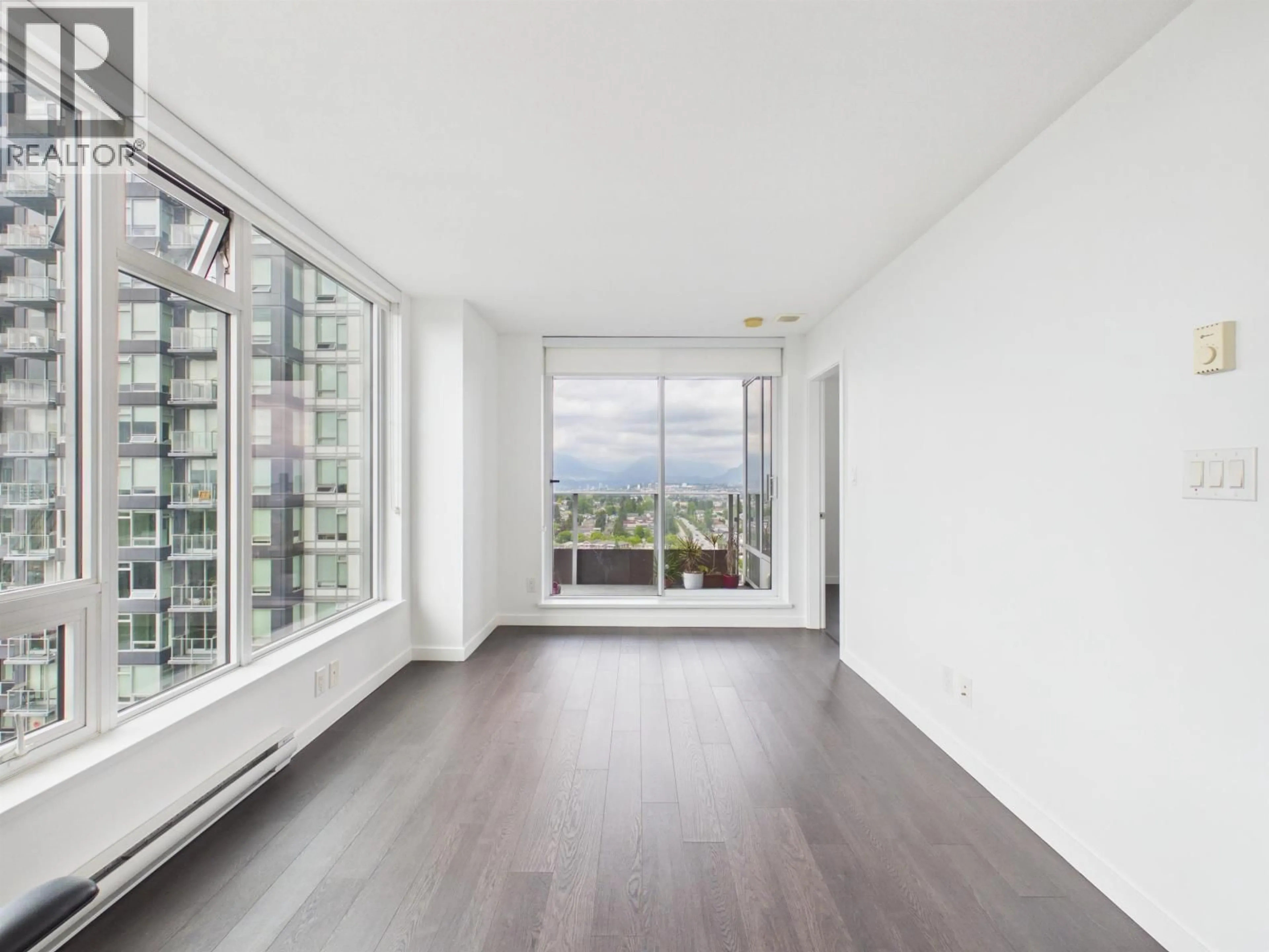 A pic of a room for 2202 - 5515 BOUNDARY ROAD, Vancouver British Columbia V5R0E3