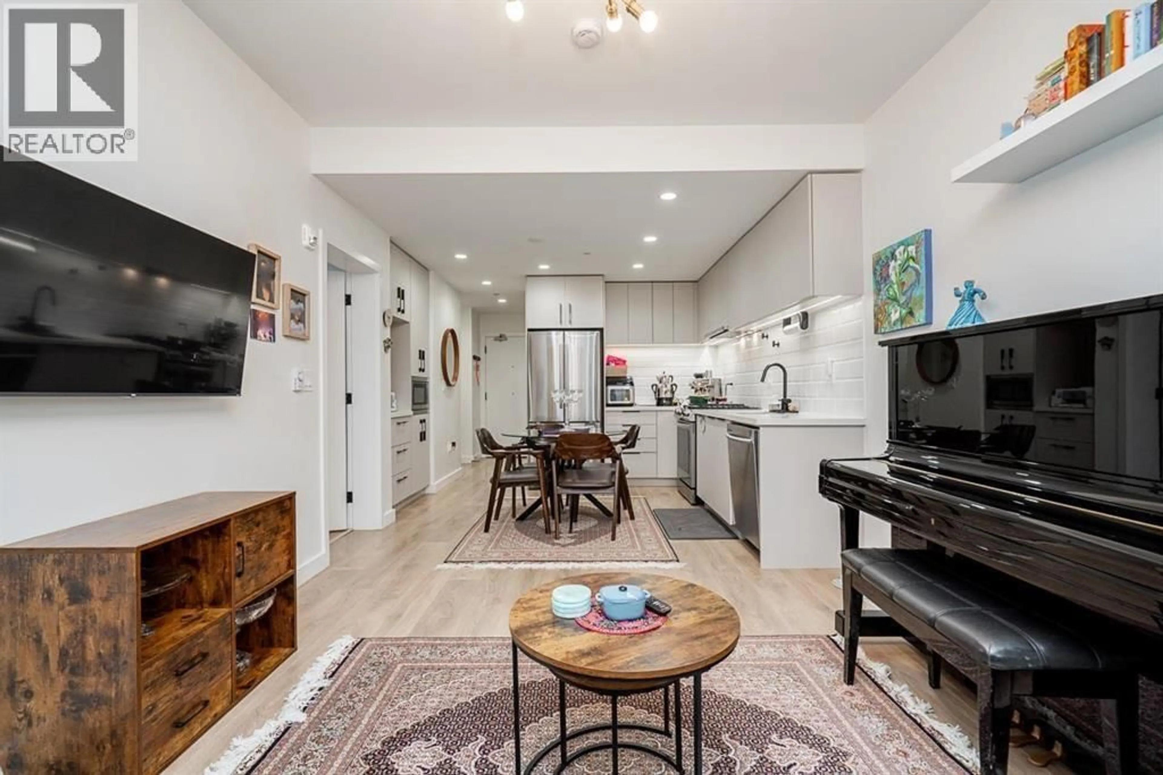 Open concept kitchen, ceramic/tile floor for 112 - 3038 ST. GEORGE STREET, Port Moody British Columbia V3H0L3