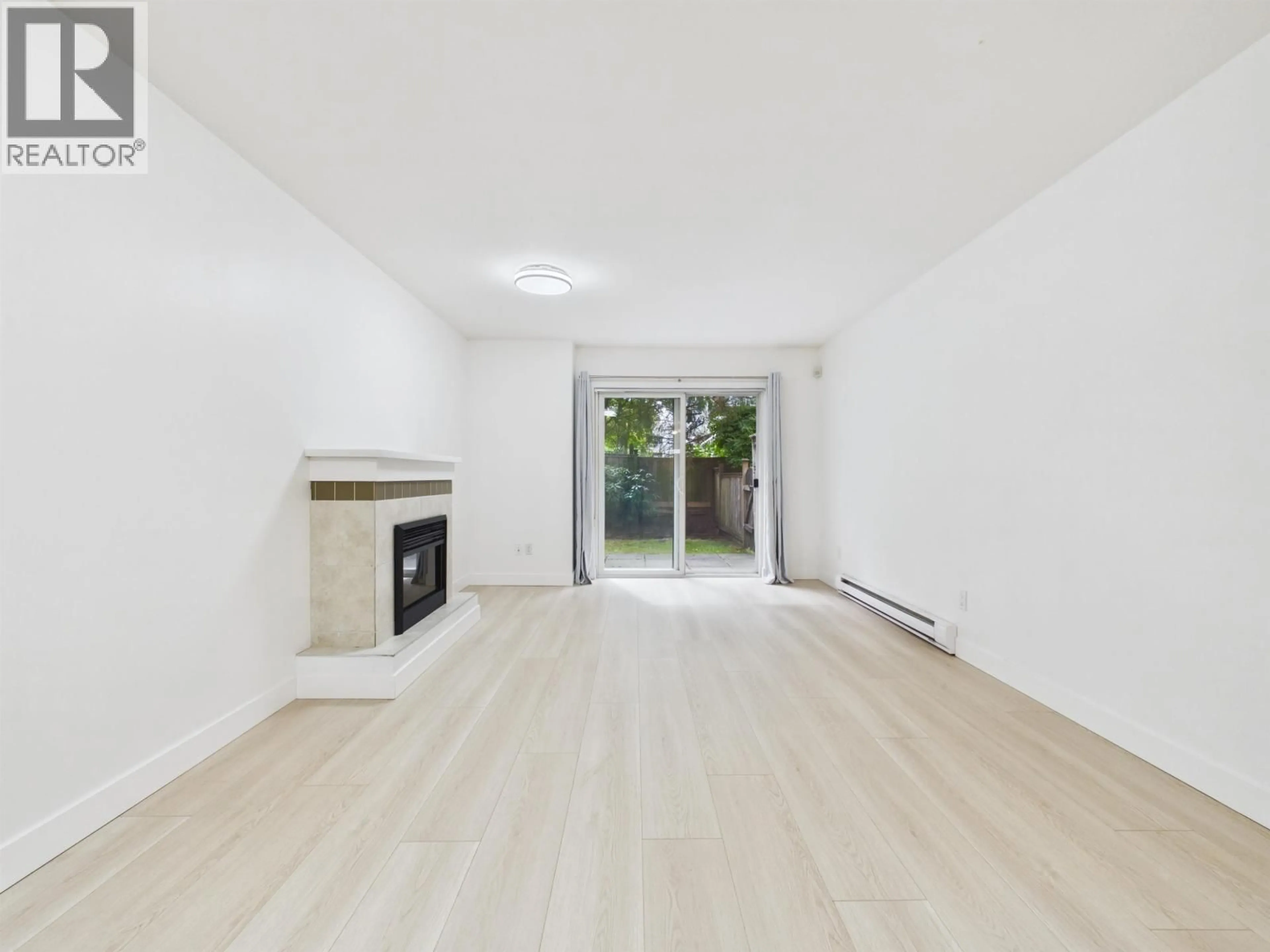 A pic of a room for 7 - 5525 HALLEY AVENUE, Burnaby British Columbia V5H2R1