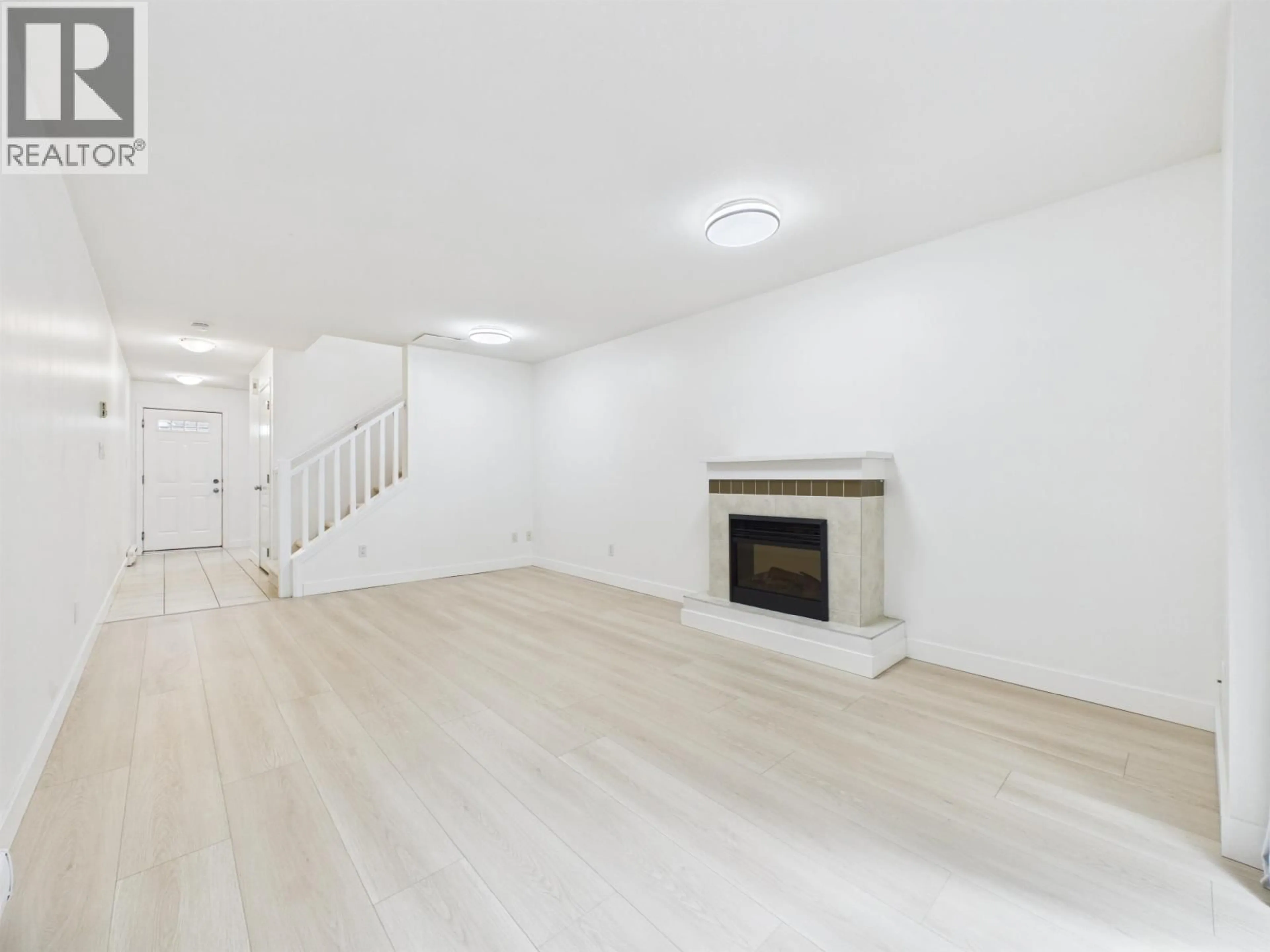 A pic of a room for 7 - 5525 HALLEY AVENUE, Burnaby British Columbia V5H2R1