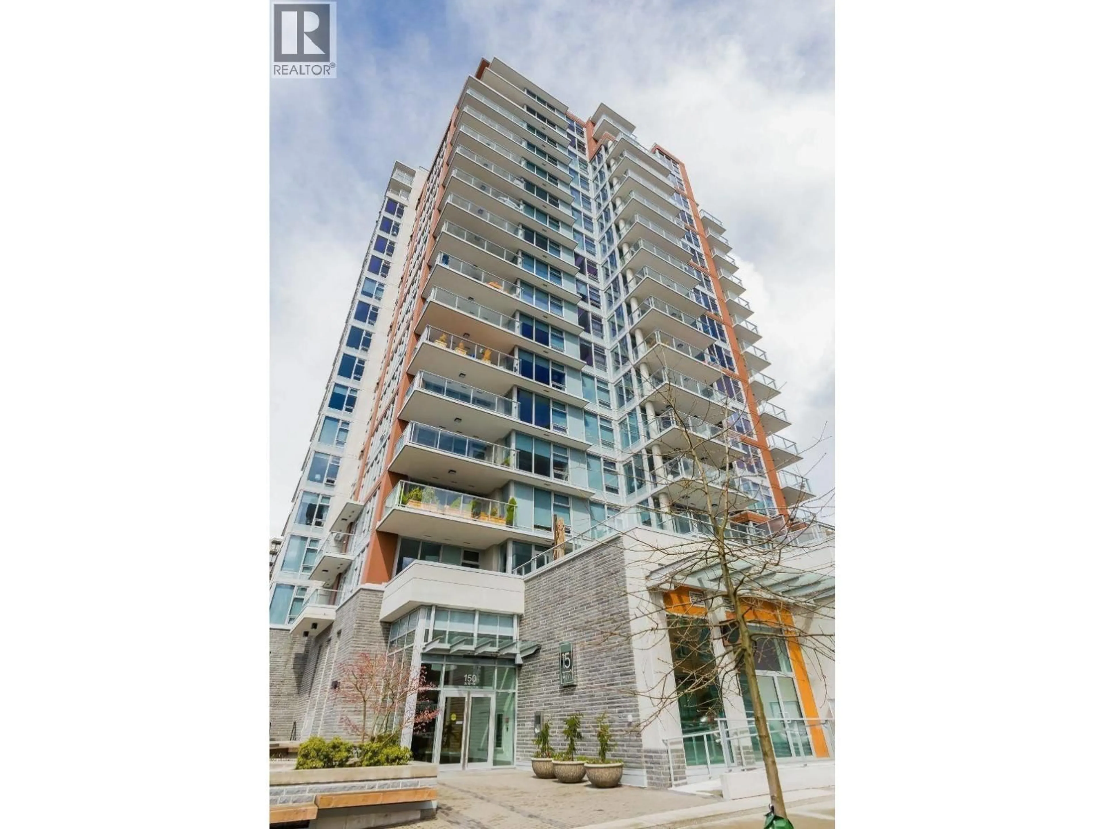 Indoor foyer for 1602 - 150 W 15TH STREET, North Vancouver British Columbia V7M0C4