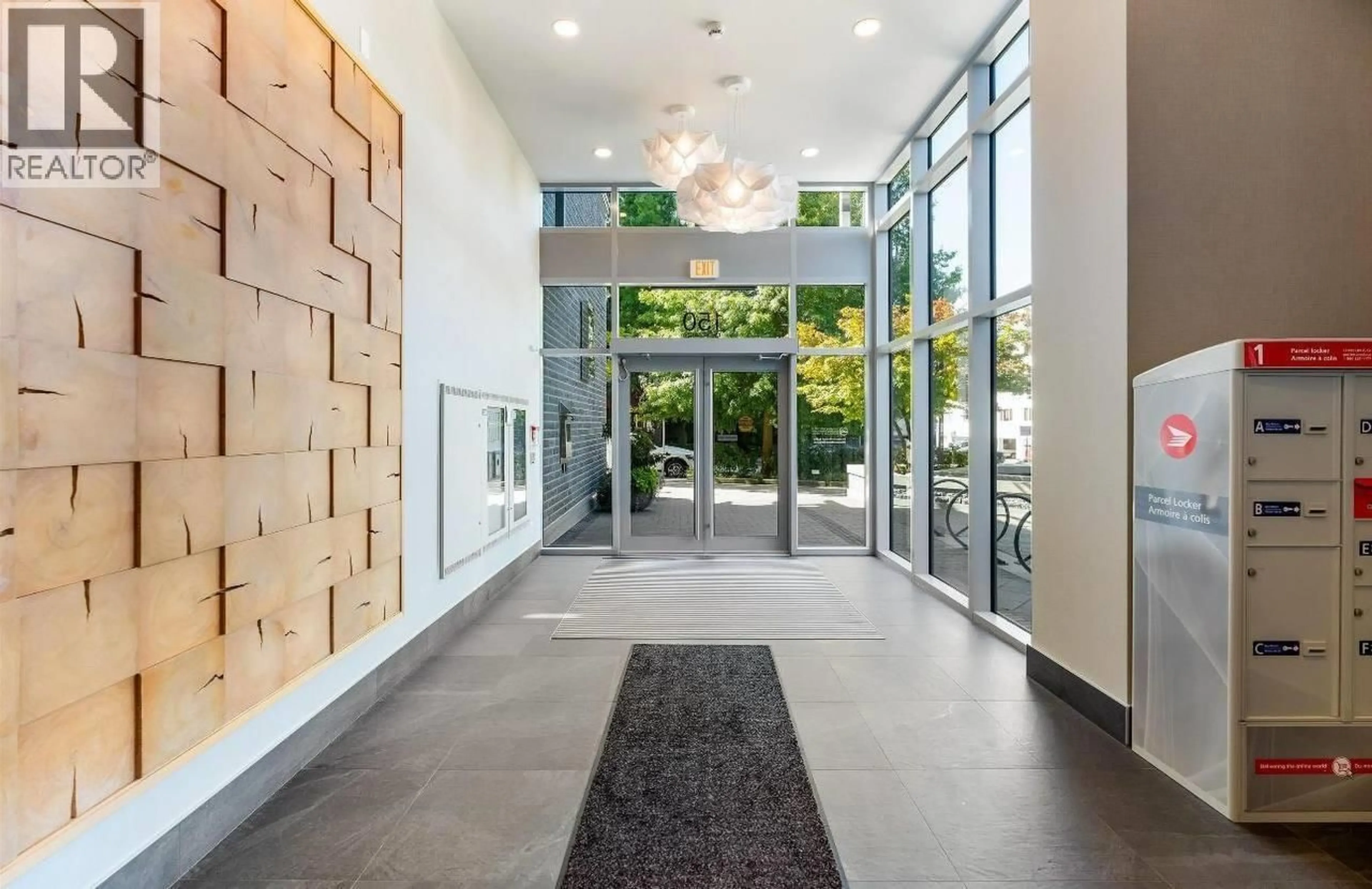 Indoor foyer for 1602 - 150 W 15TH STREET, North Vancouver British Columbia V7M0C4