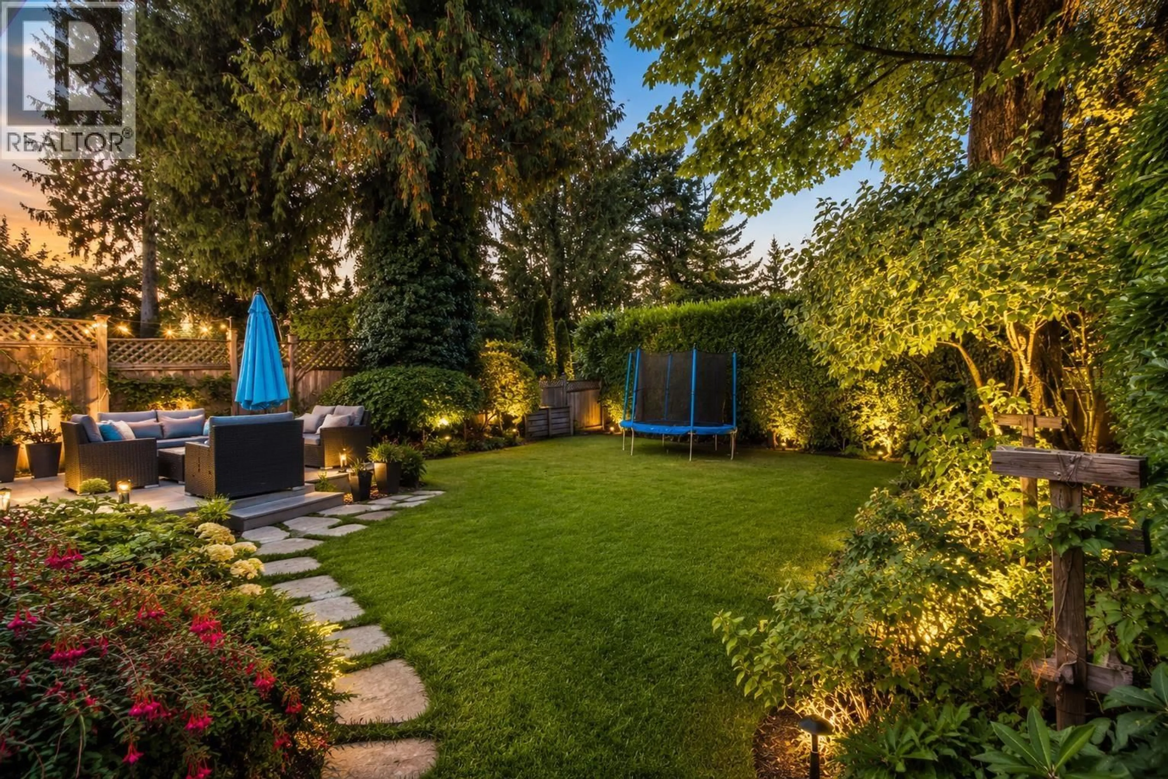 Patio, street for 6431 ROSEBERY AVENUE, West Vancouver British Columbia V7W2C5