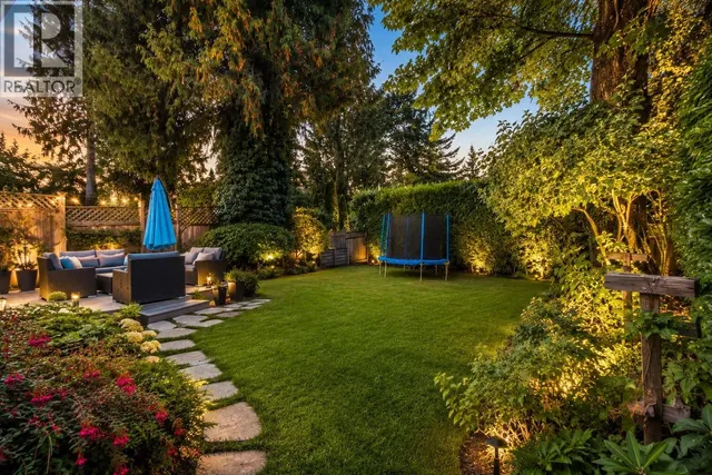 6431 ROSEBERY AVENUE, West Vancouver 2