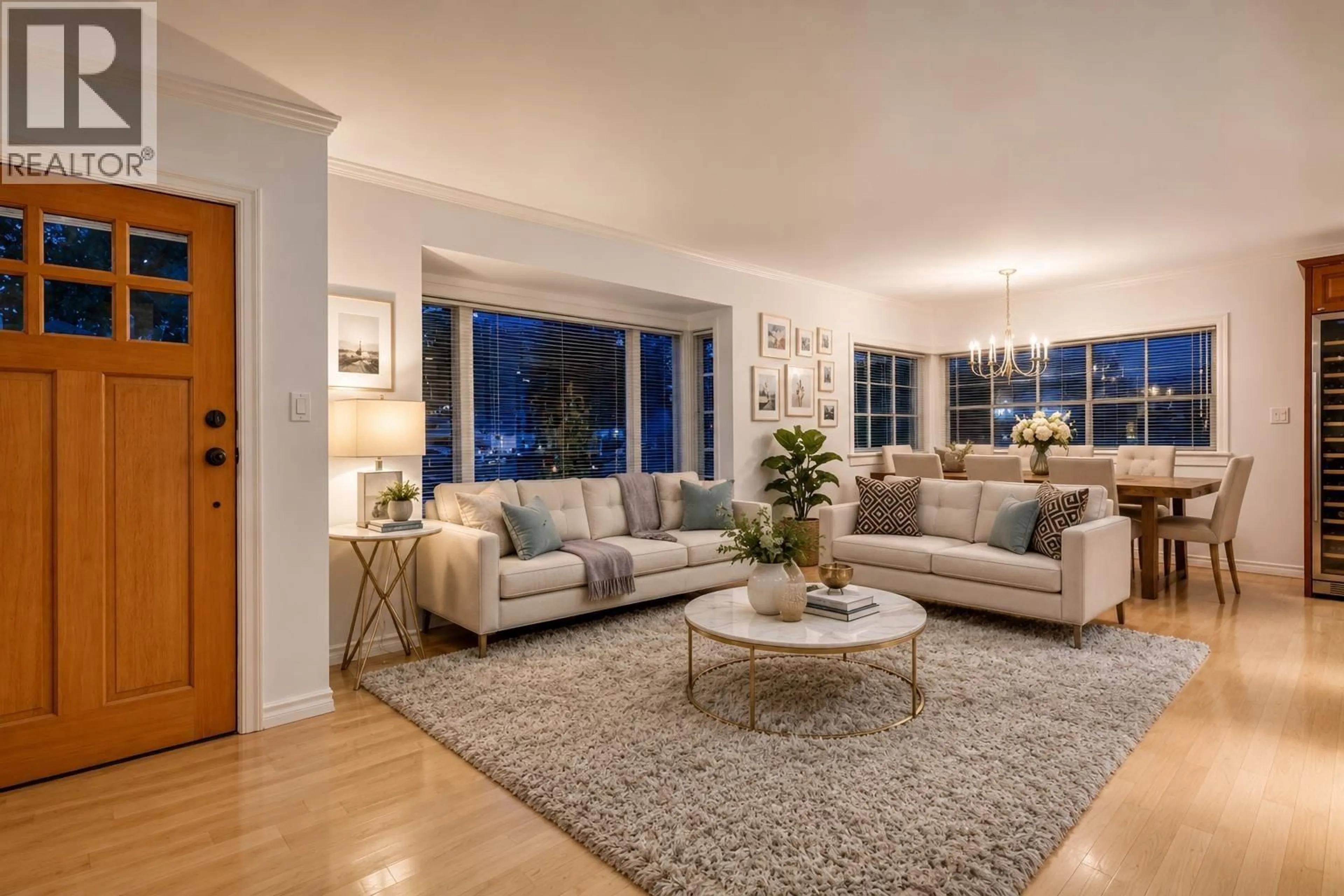 Living room with furniture, unknown for 6431 ROSEBERY AVENUE, West Vancouver British Columbia V7W2C5