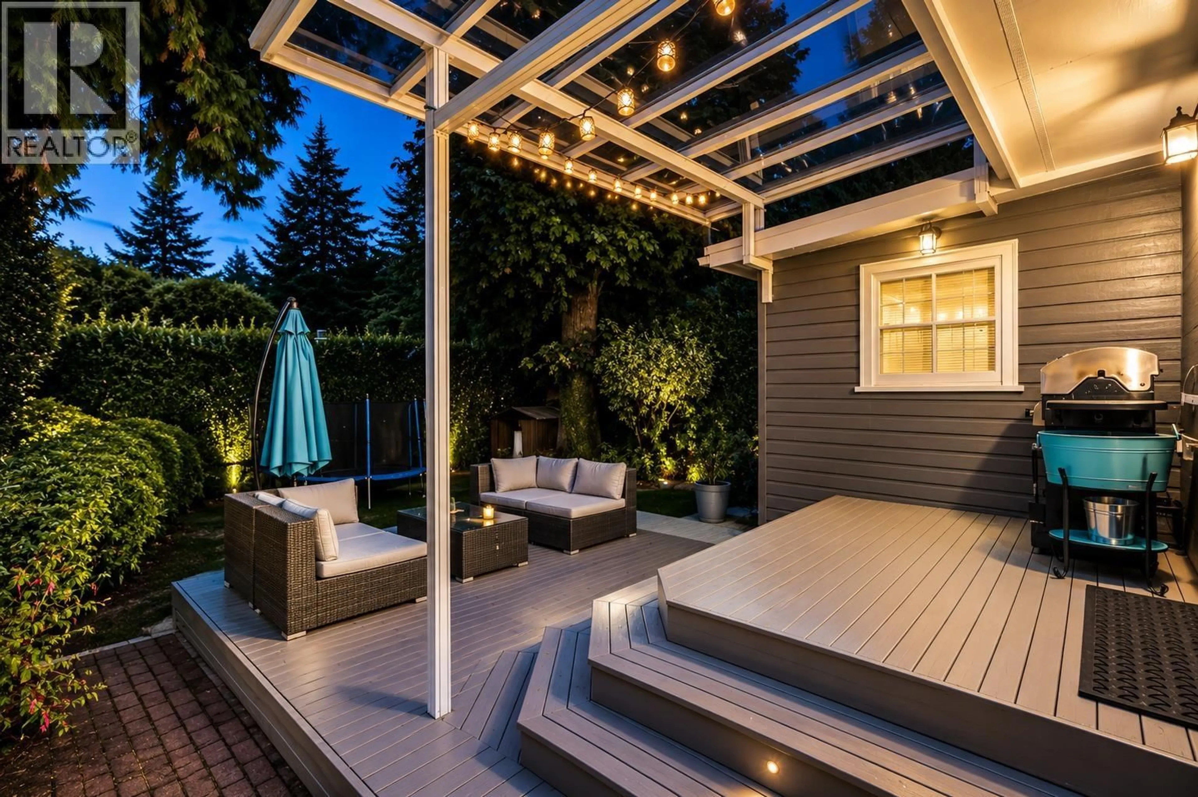 Patio, street for 6431 ROSEBERY AVENUE, West Vancouver British Columbia V7W2C5