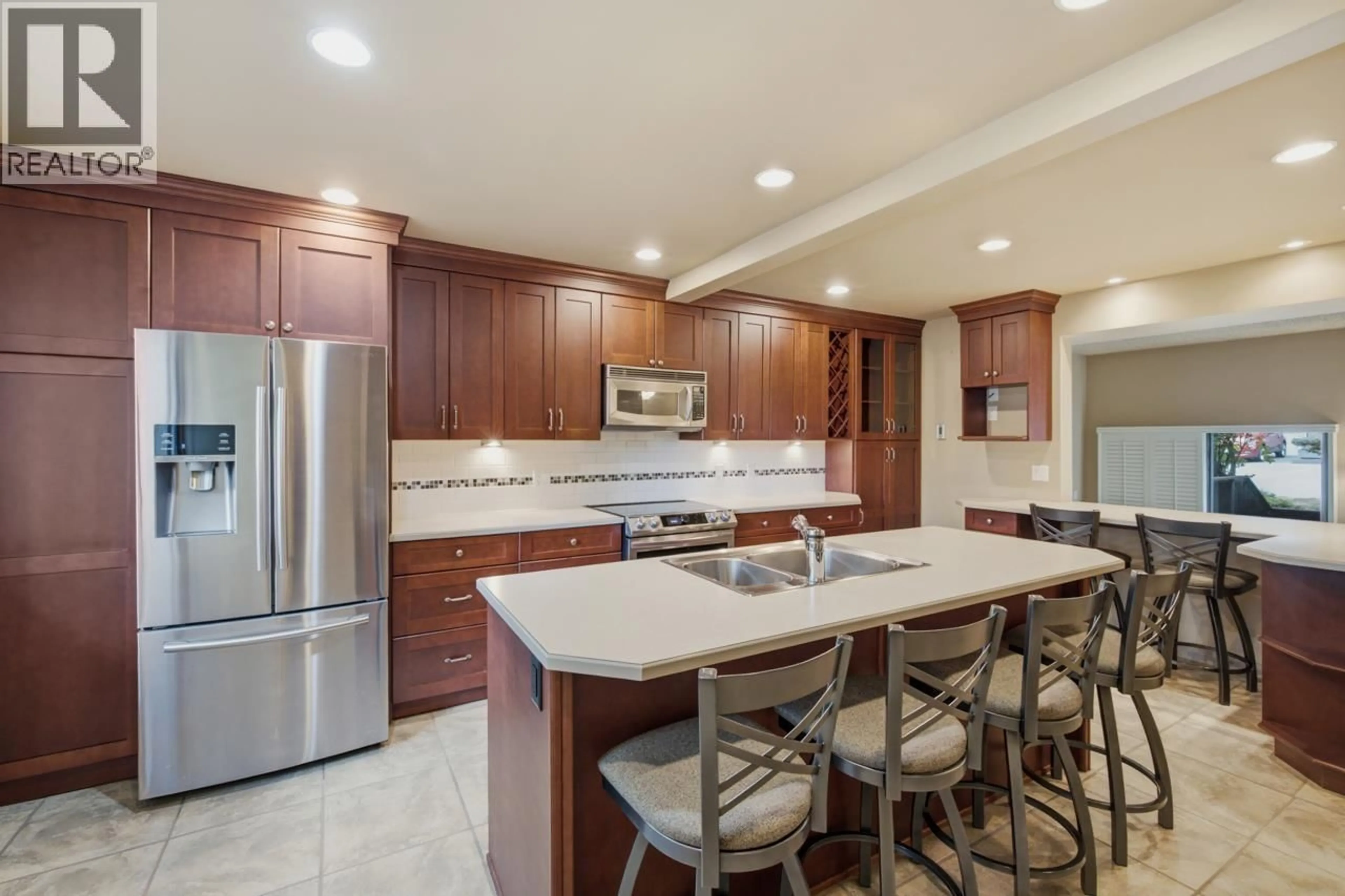 Open concept kitchen, ceramic/tile floor for 7 - 2990 MARINER WAY, Coquitlam British Columbia V3C4K1