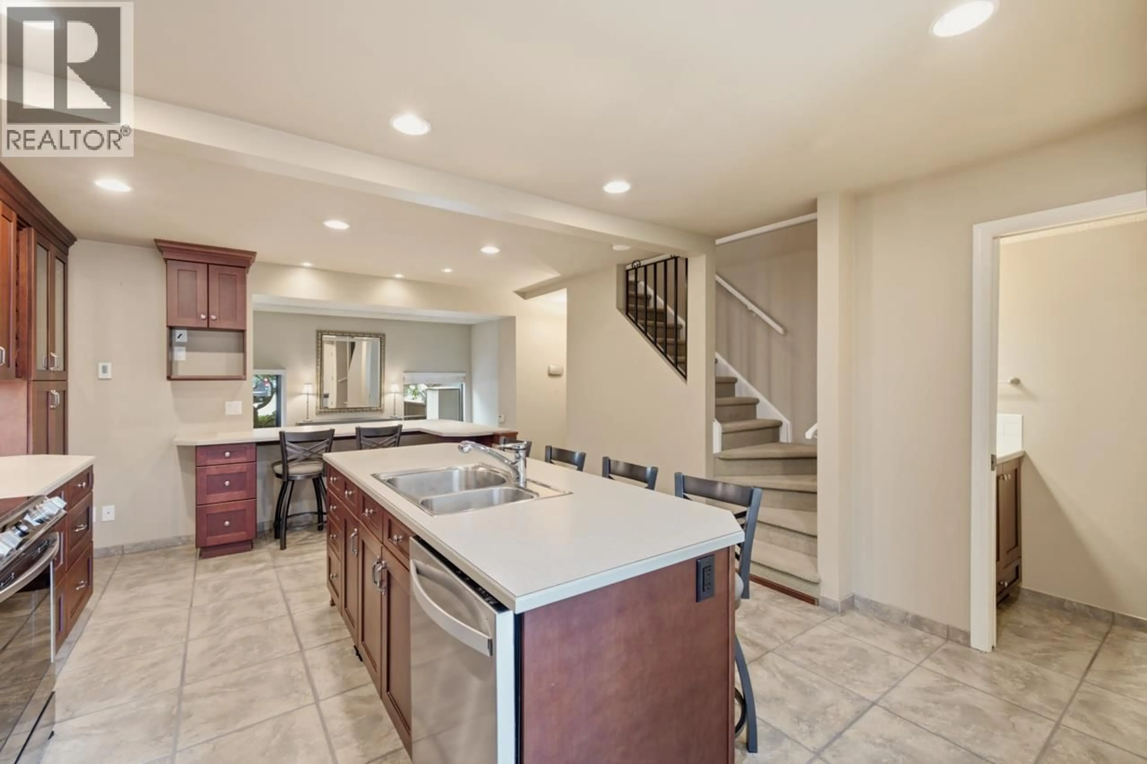 Open concept kitchen, ceramic/tile floor for 7 - 2990 MARINER WAY, Coquitlam British Columbia V3C4K1