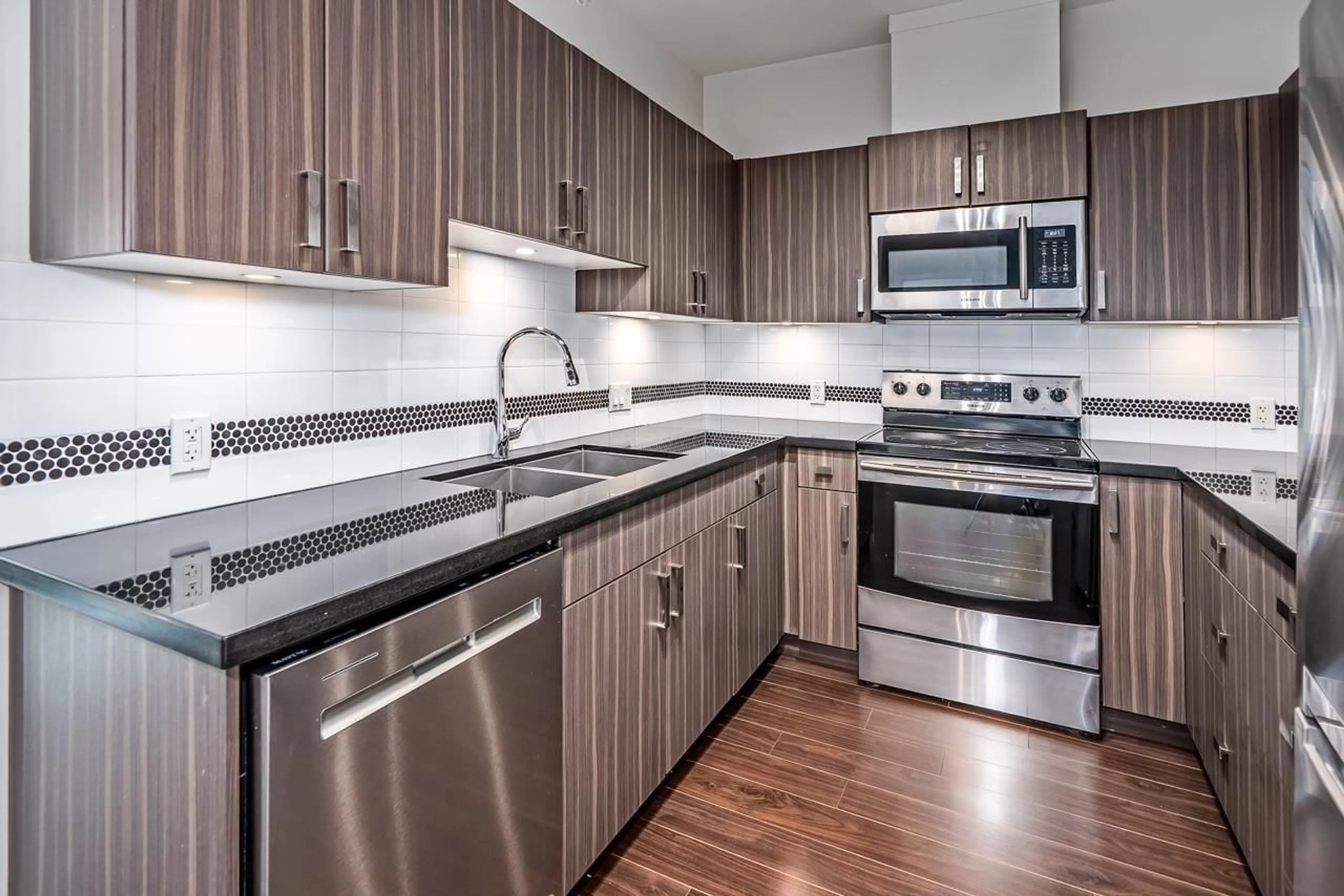 Standard kitchen, unknown for 403 - 20219 54A AVENUE, Langley British Columbia V3A0C7