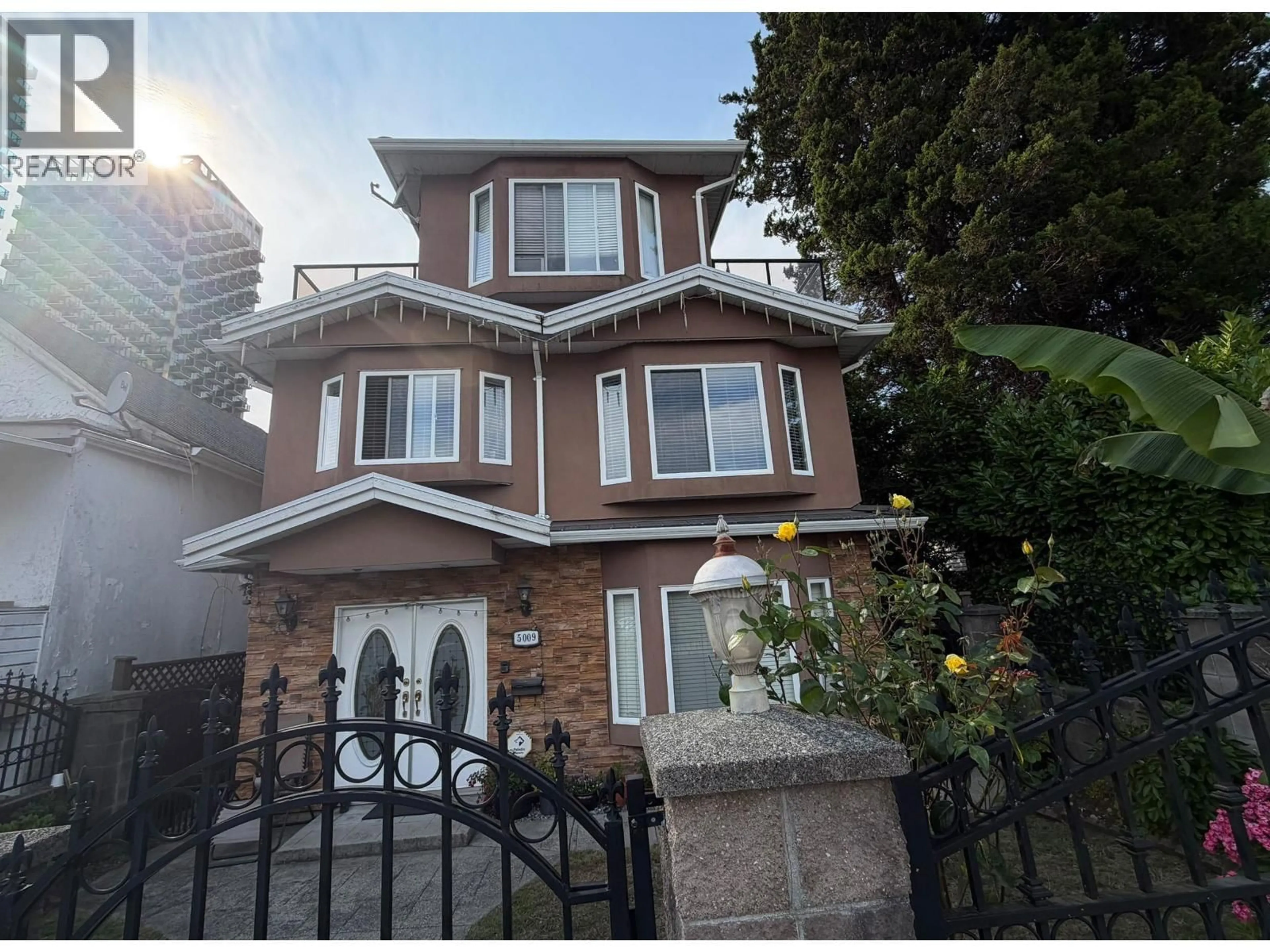 Unknown for 5009 PAYNE STREET, Vancouver British Columbia V5R4J5