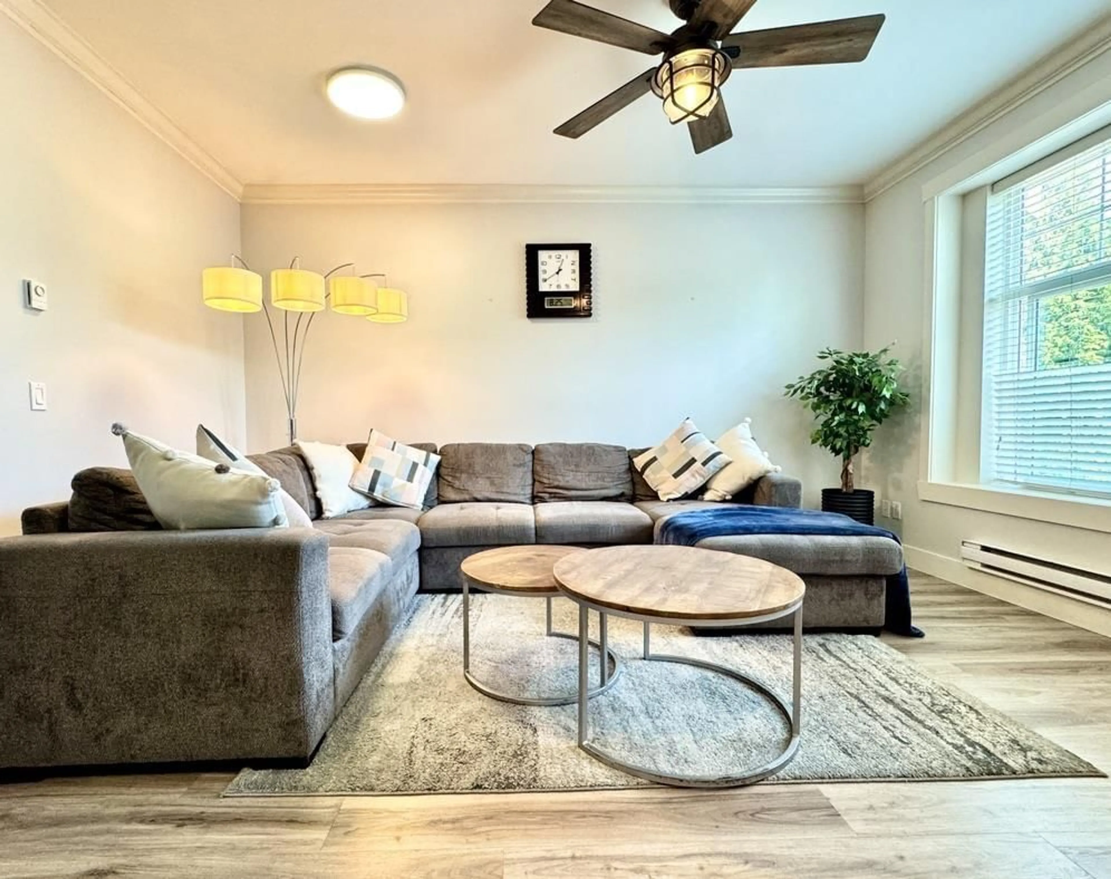 Living room with furniture, unknown for 17 - 33860 MARSHALL ROAD, Abbotsford British Columbia V2S0E8