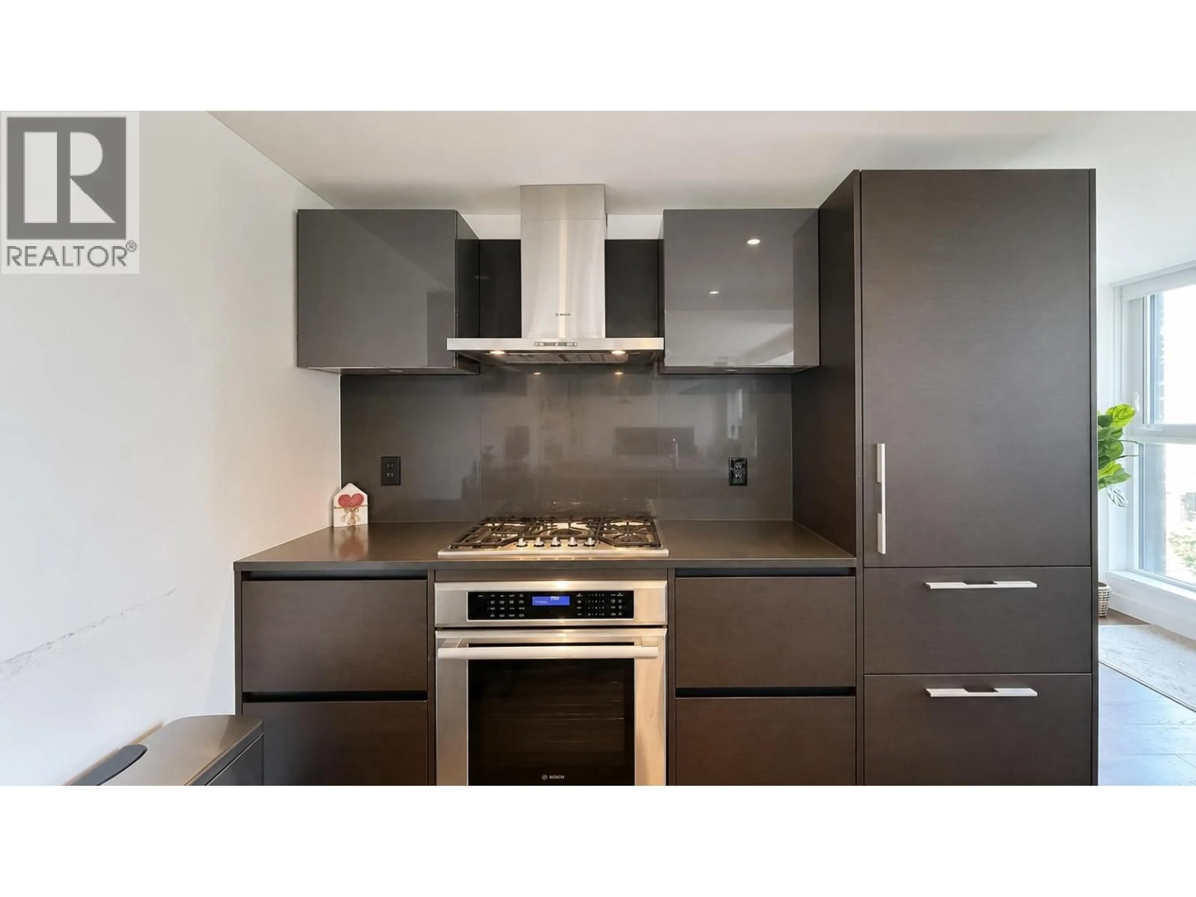 Standard kitchen, wood/laminate floor for 808 - 1561 57TH AVENUE, Vancouver British Columbia V6P0H5