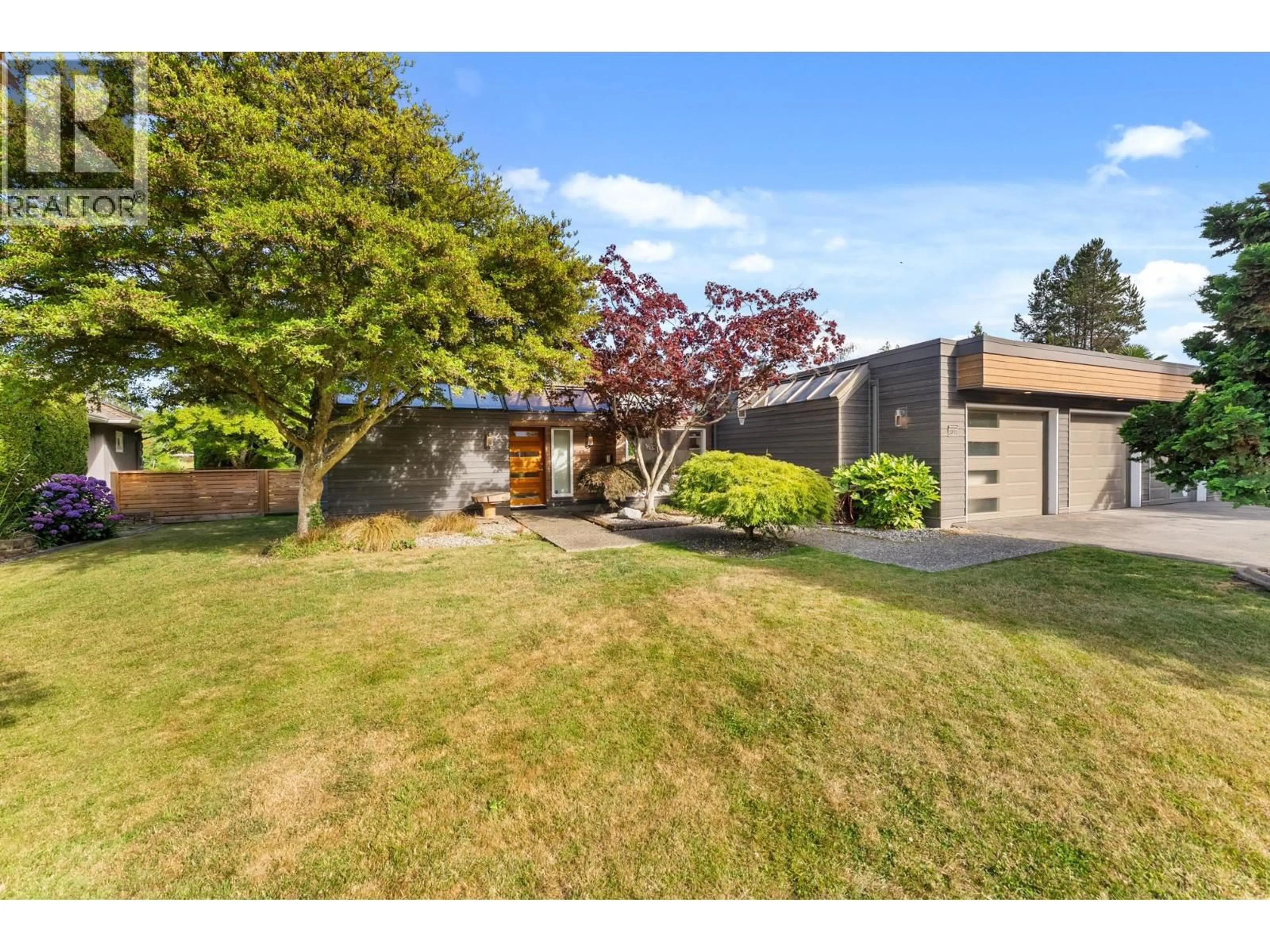 A pic from outside/outdoor area/front of a property/back of a property/a pic from drone, street for 894 EDEN CRESCENT, Delta British Columbia V4L1W7