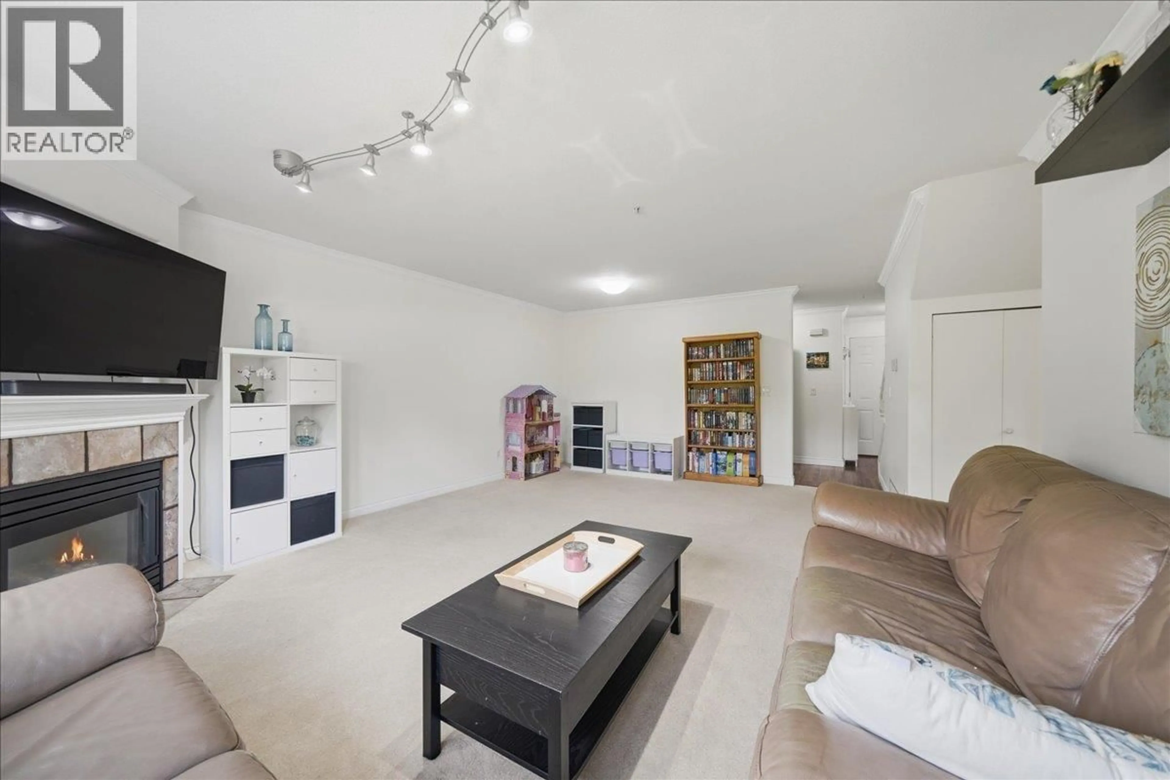 Living room with furniture, unknown for 34 - 12268 189A STREET, Pitt Meadows British Columbia V3Y2M7
