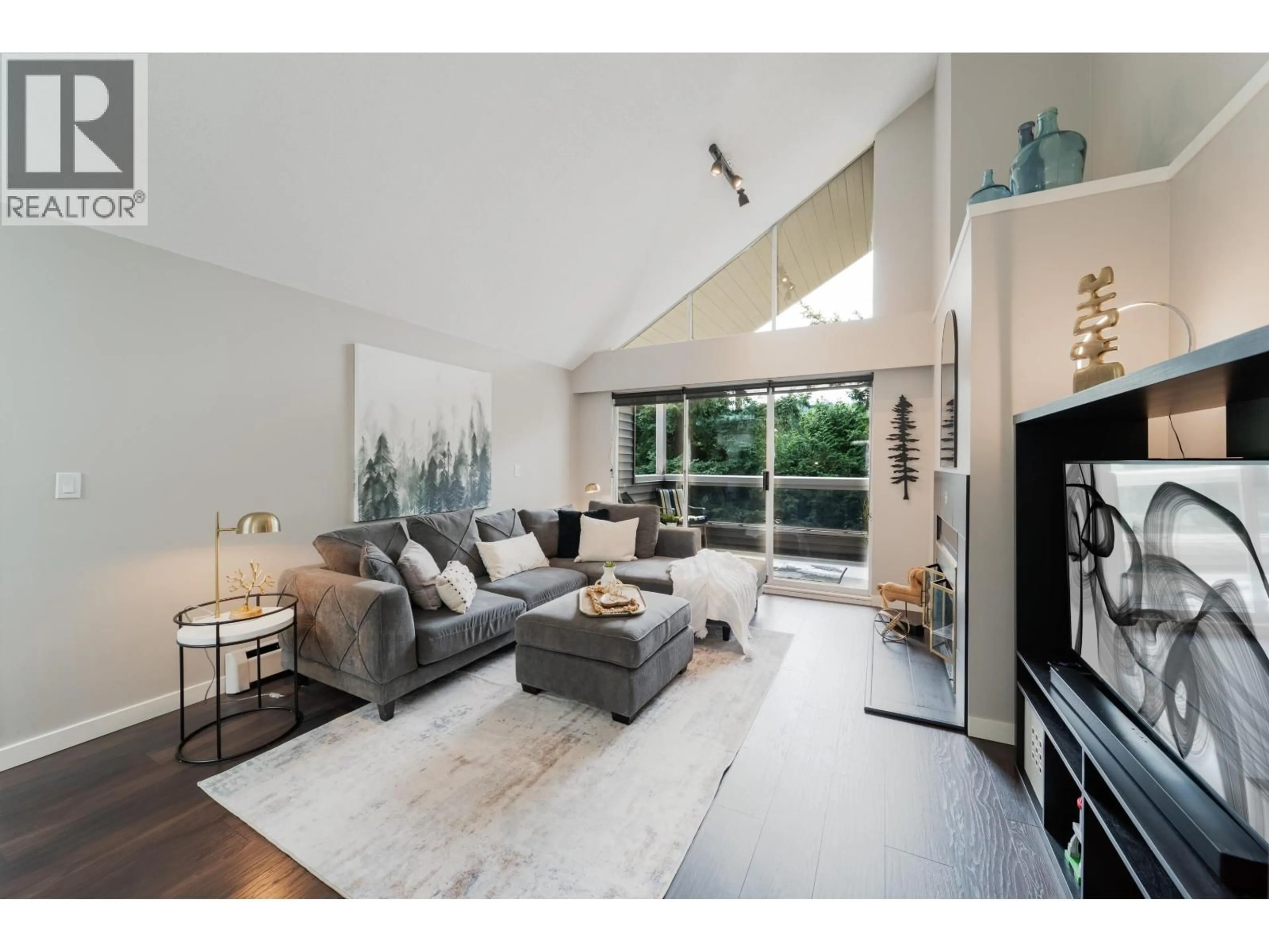 Living room with furniture, unknown for 307 - 932 ROBINSON STREET, Coquitlam British Columbia V3J7R8
