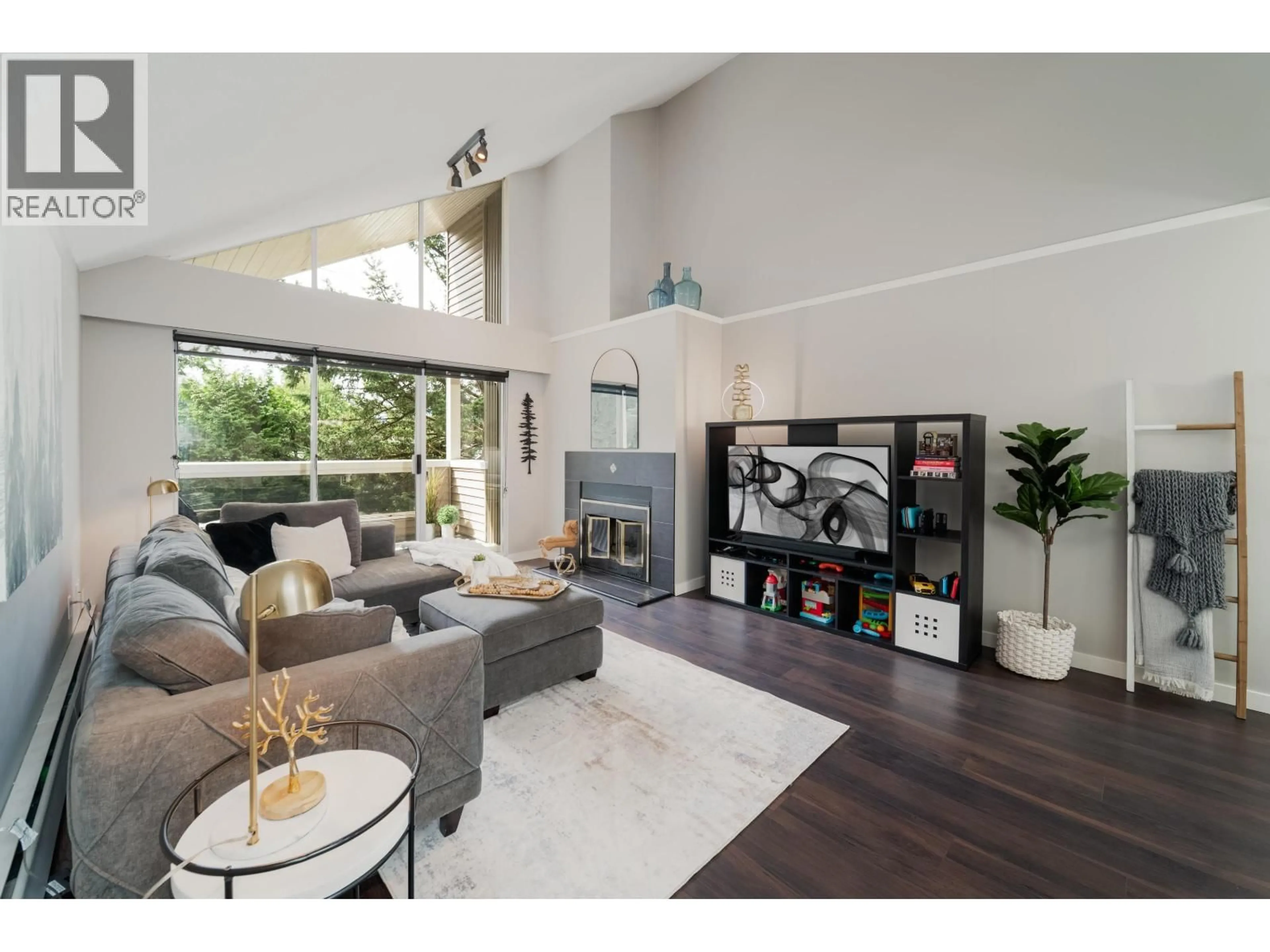 Living room with furniture, unknown for 307 - 932 ROBINSON STREET, Coquitlam British Columbia V3J7R8