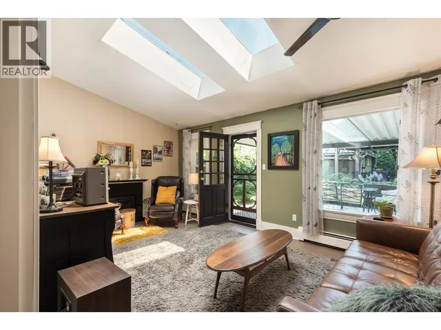 316 DURHAM STREET, New Westminster 4