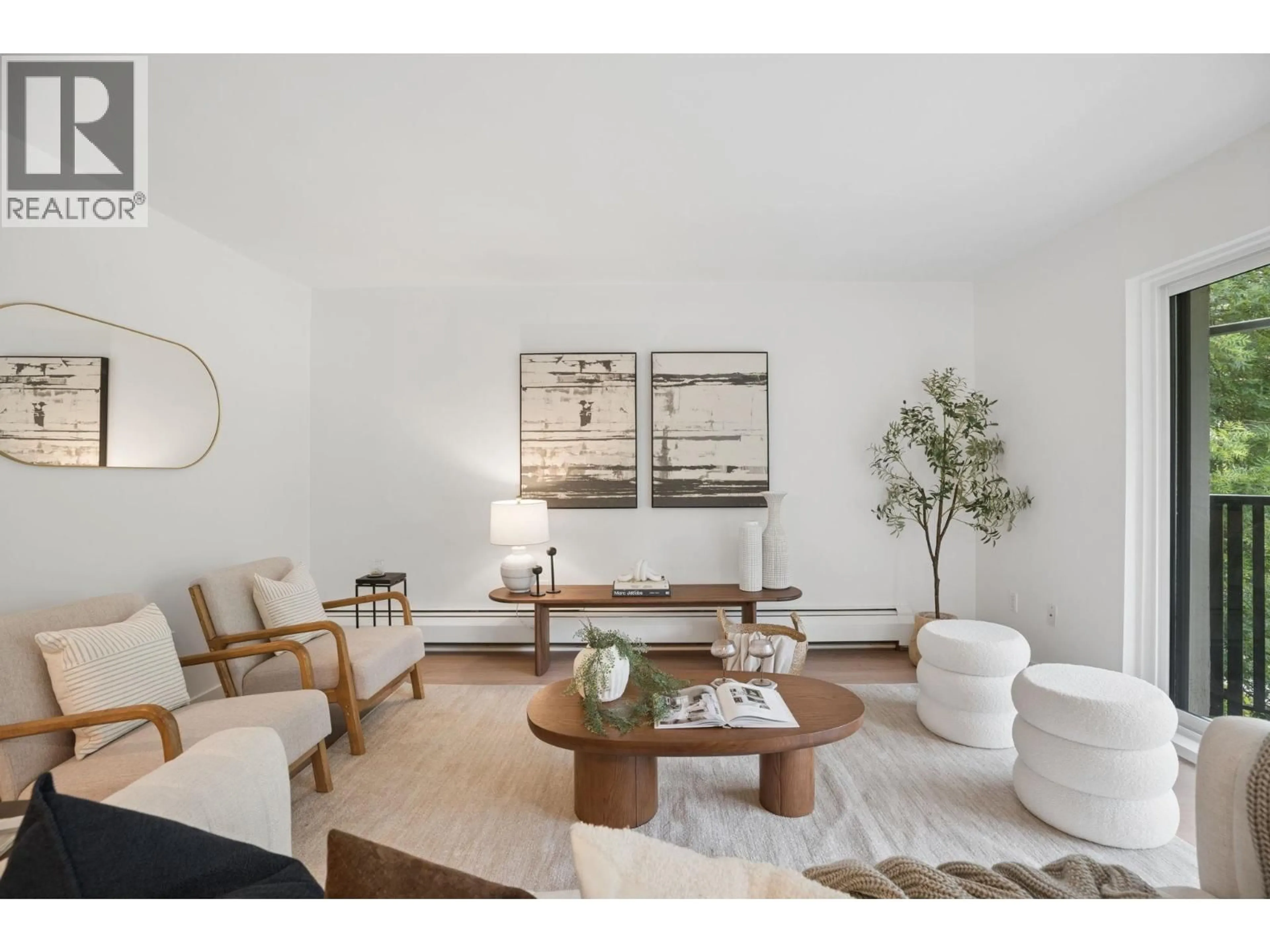 Living room with furniture, unknown for 305 - 1945 WOODWAY PLACE, Burnaby British Columbia V5B4S4