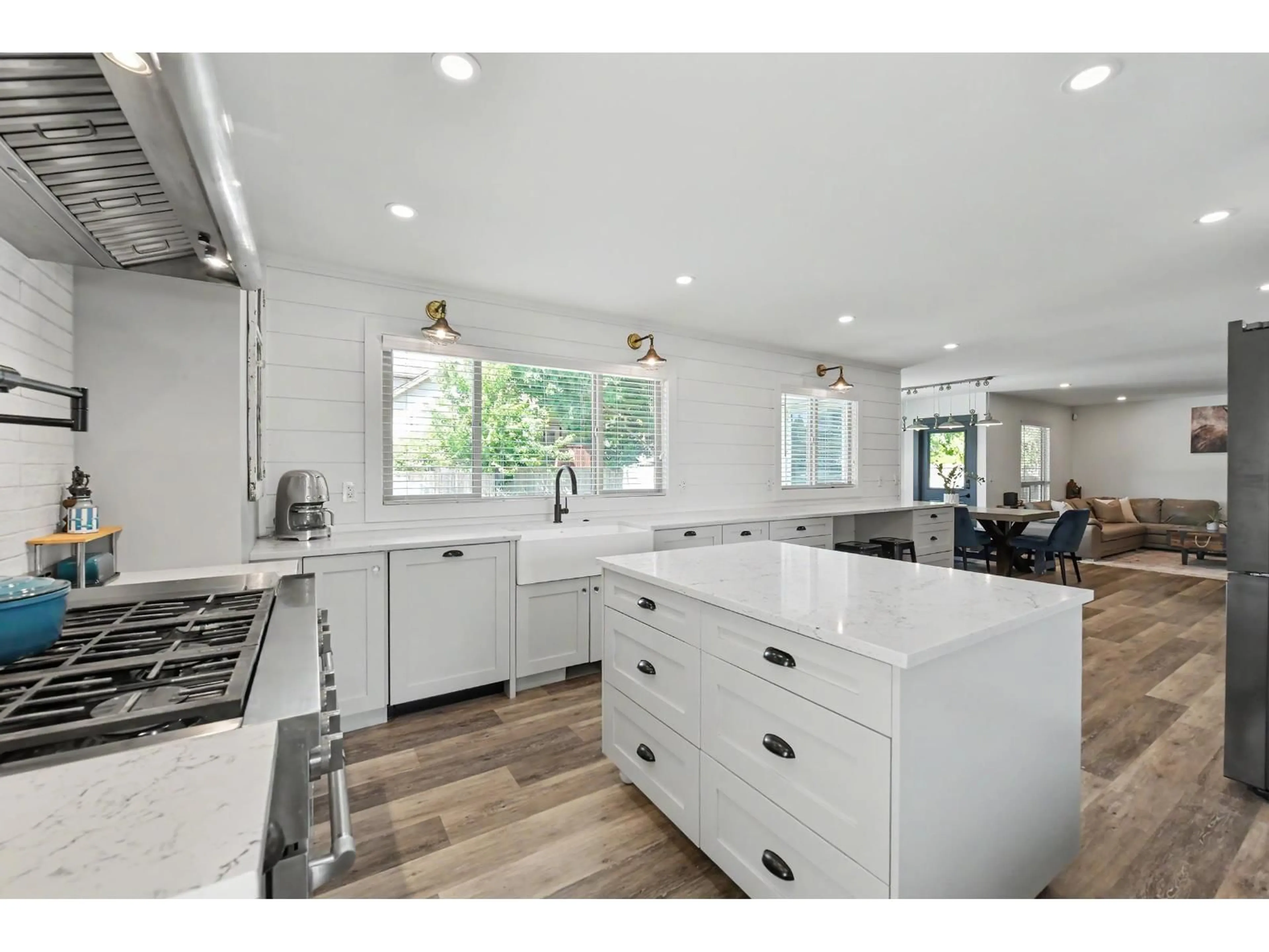 Contemporary kitchen, unknown for 6289 187 STREET, Surrey British Columbia V3S7N8