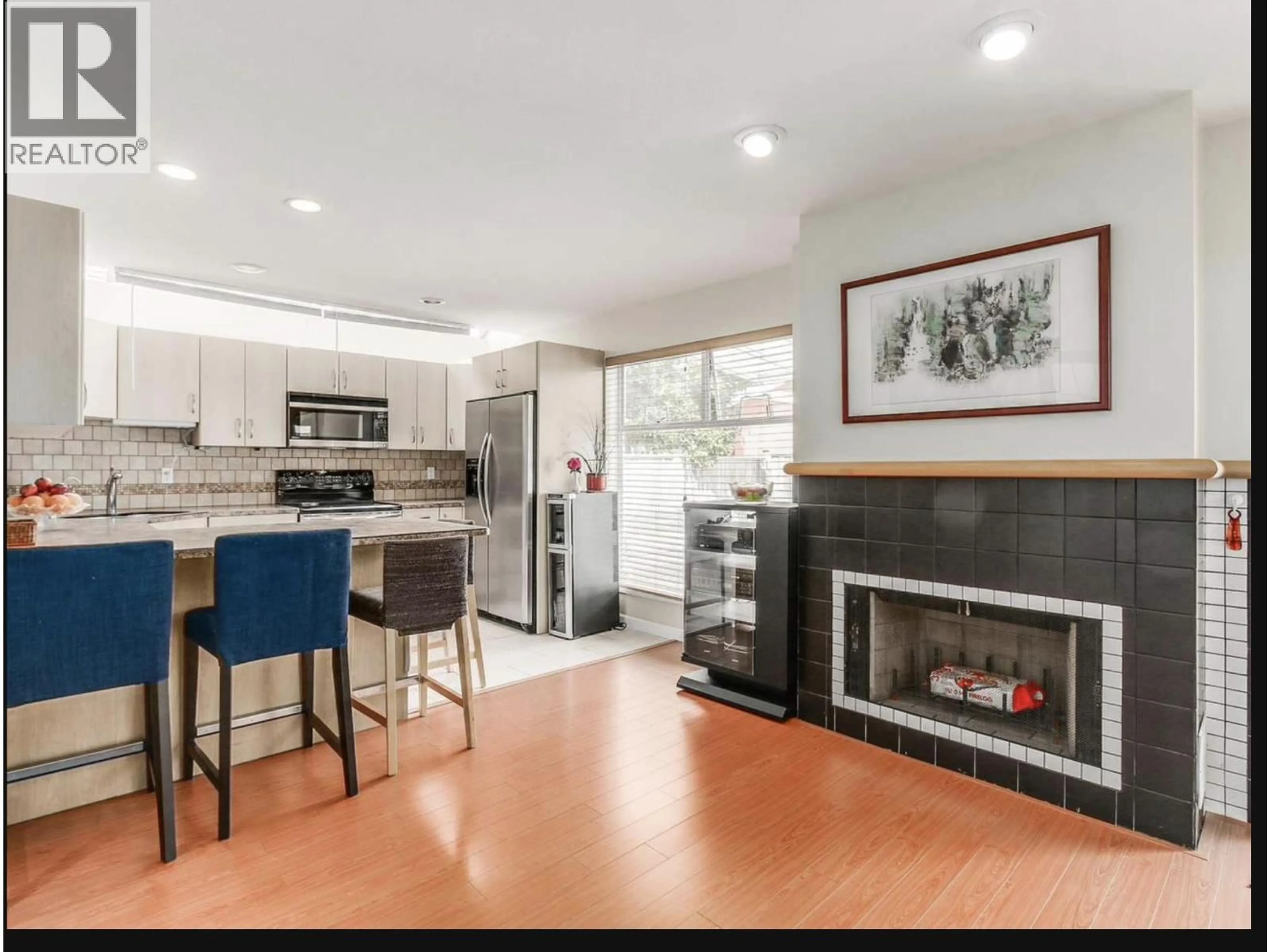Open concept kitchen, ceramic/tile floor for 4055 31ST AVENUE, Vancouver British Columbia V6S1Y7