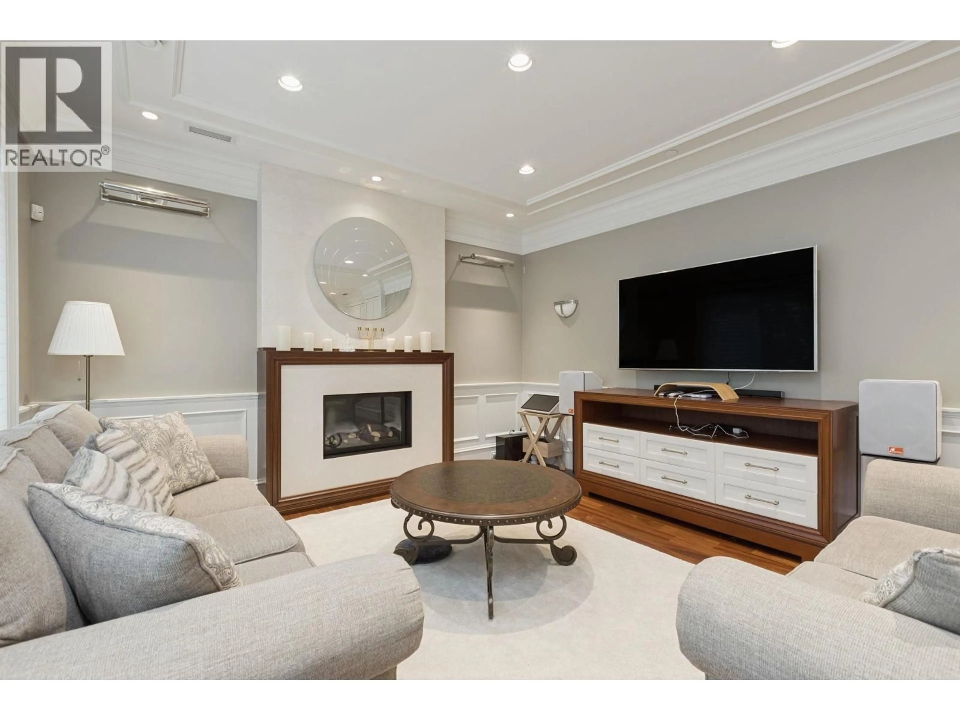 Living room with furniture, unknown for 1250 SINCLAIR STREET, West Vancouver British Columbia V7V3W2