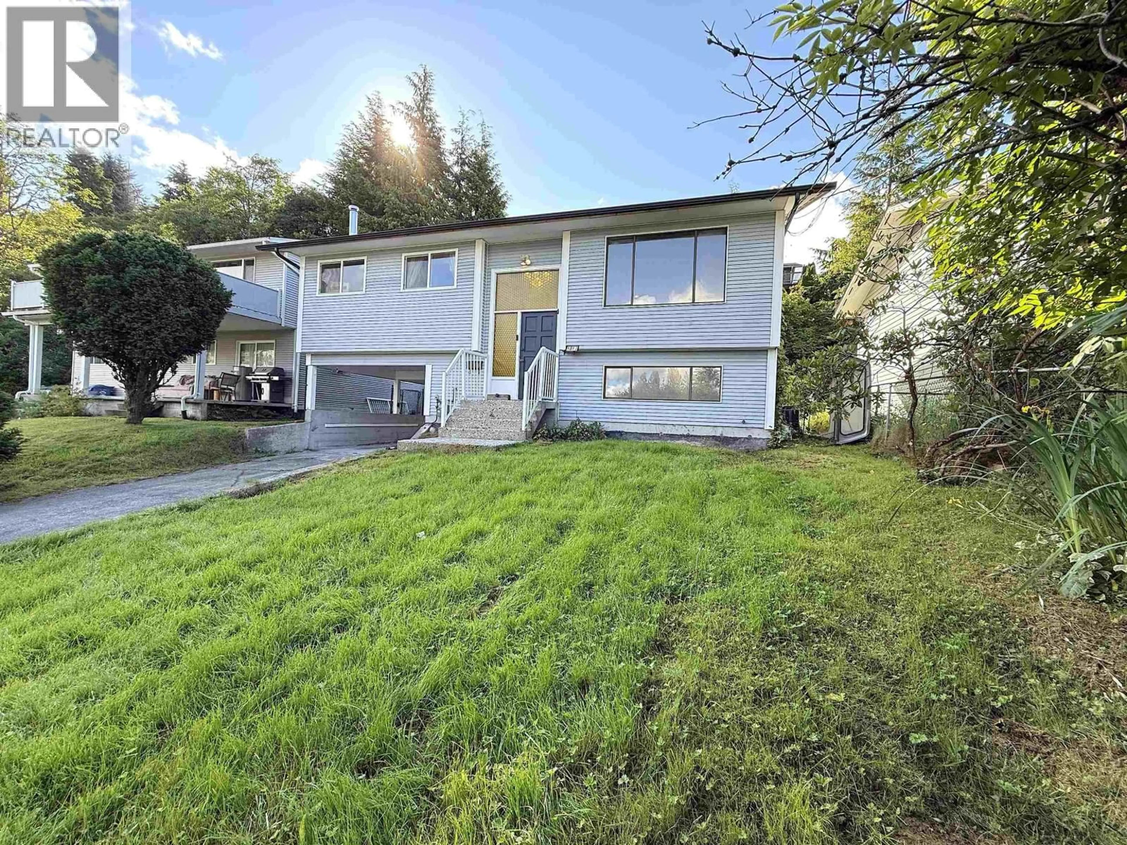 Home with vinyl exterior material, street for 1012 10TH AVENUE, Prince Rupert British Columbia V8J2T5