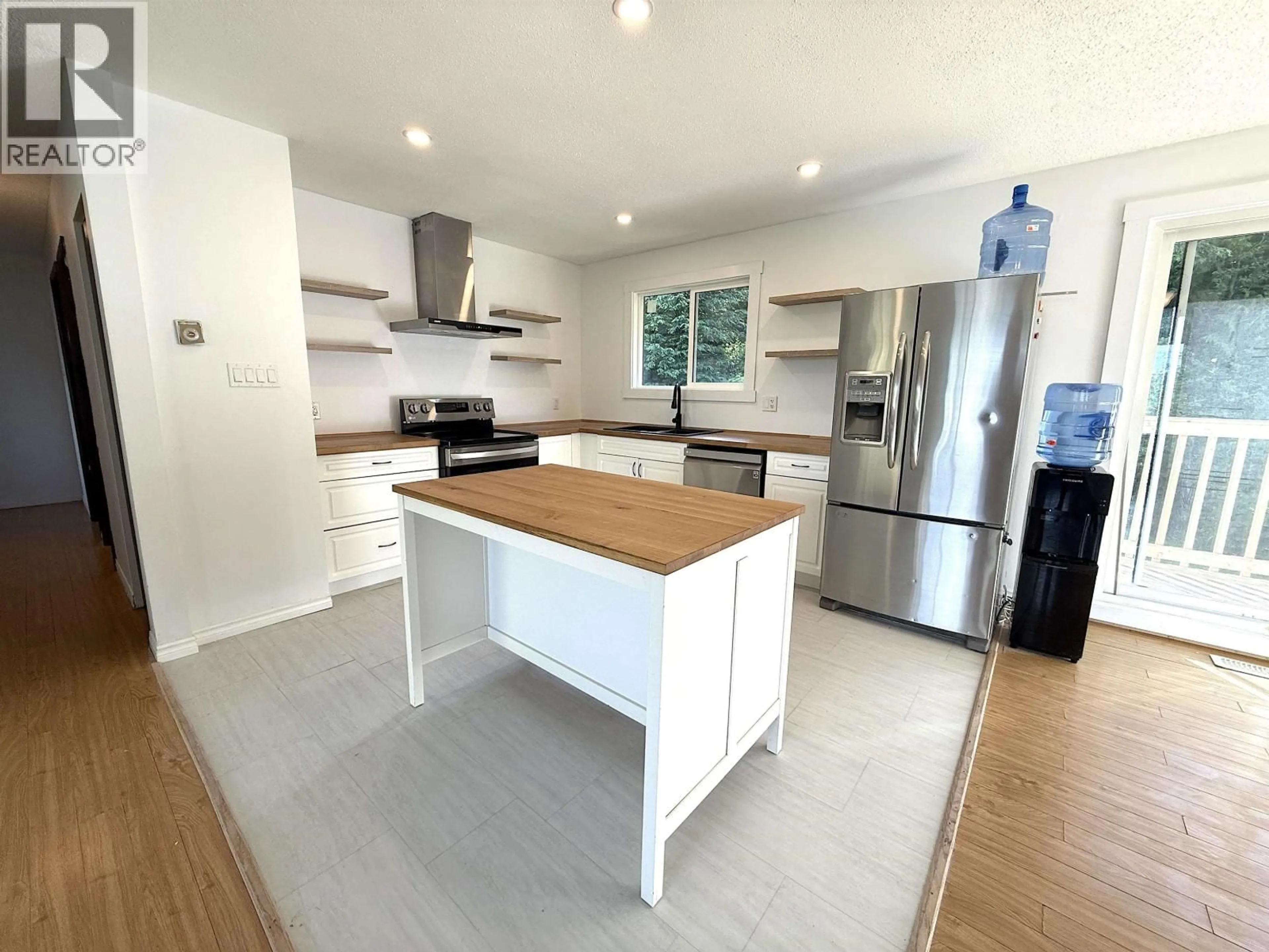 Open concept kitchen, unknown for 1012 10TH AVENUE, Prince Rupert British Columbia V8J2T5