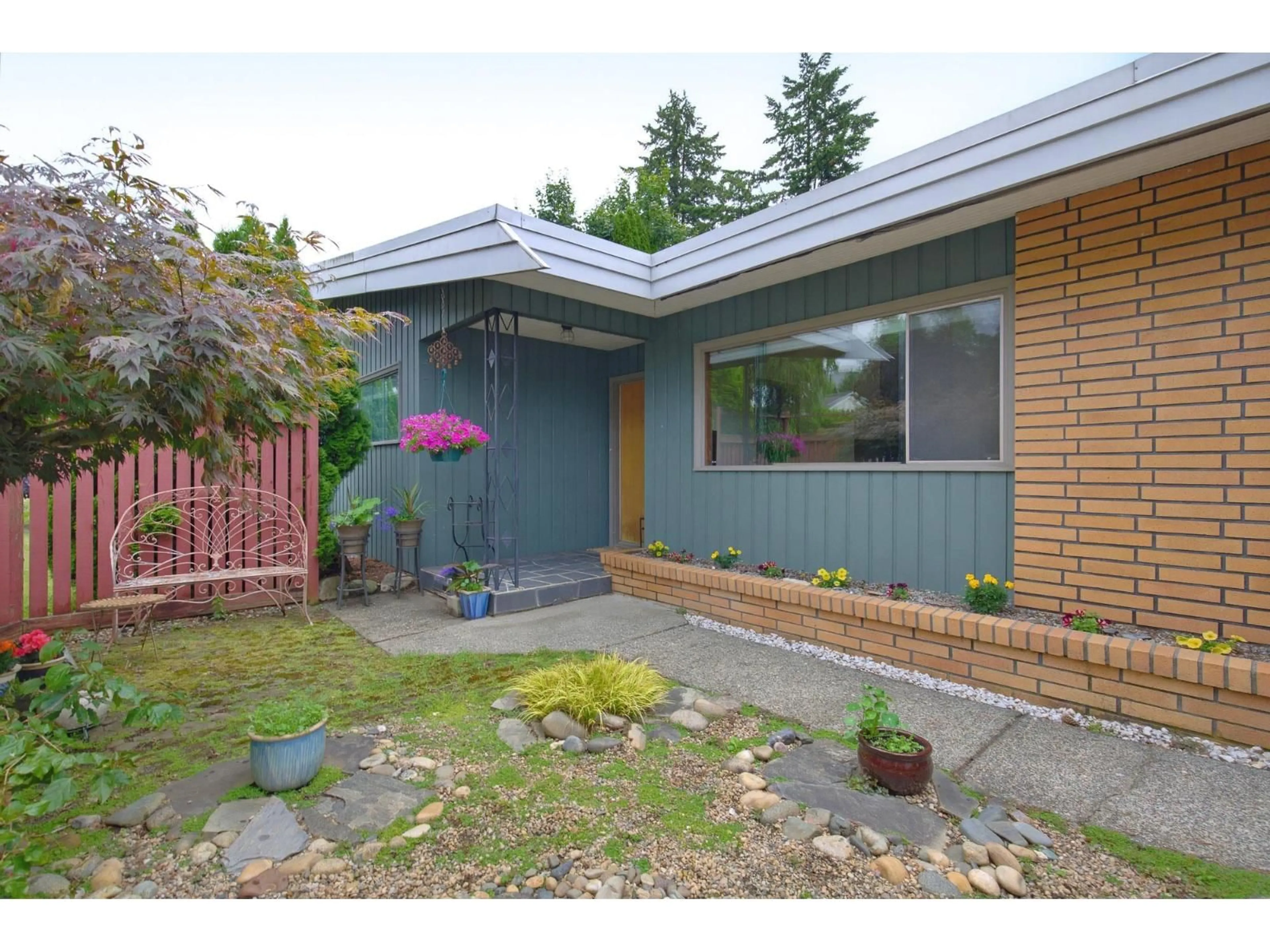 Home with brick exterior material, street for 2822 UPLAND CRESCENT, Abbotsford British Columbia V2T2E9
