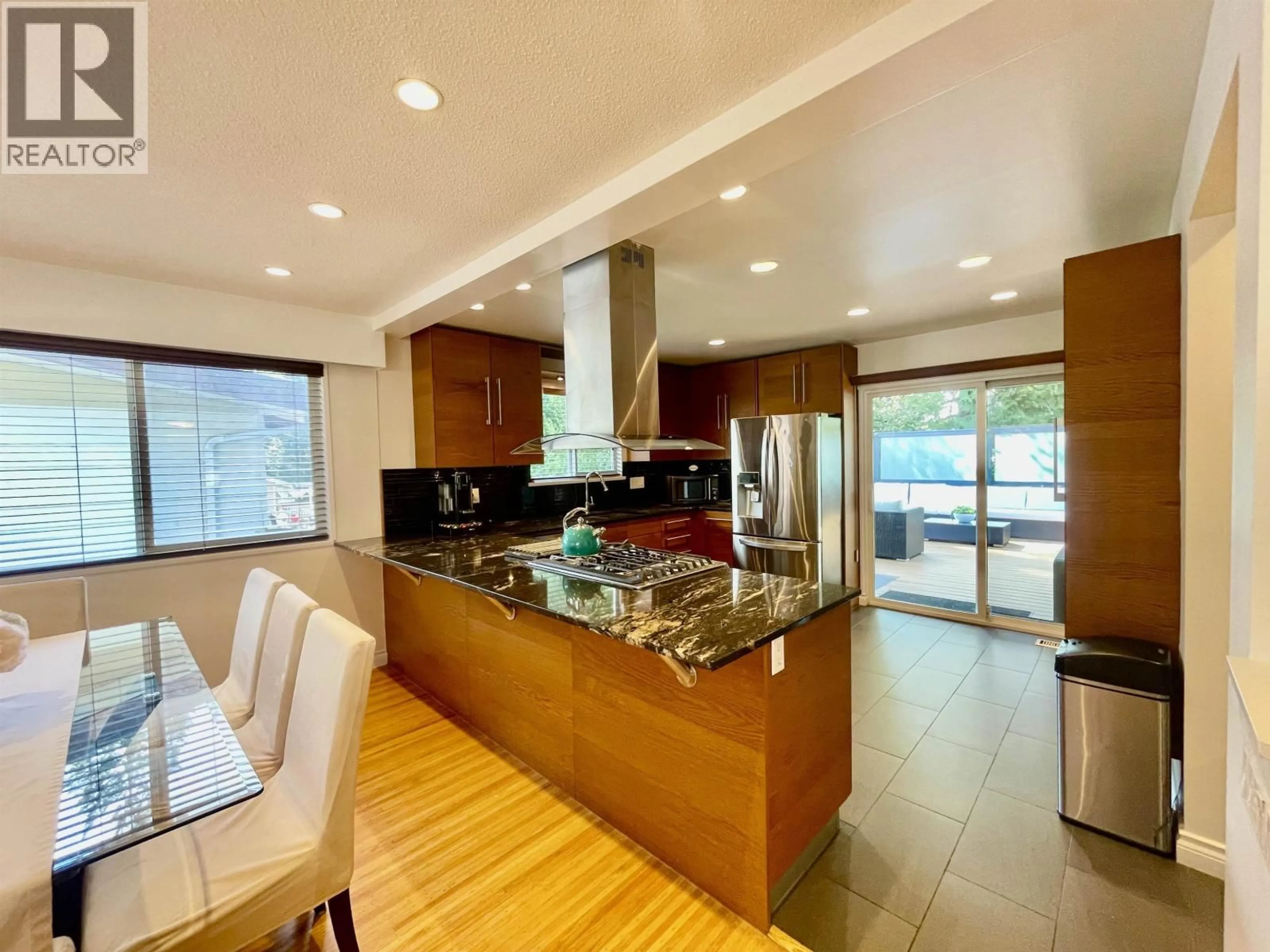 Open concept kitchen, unknown for 2549 BENDALE ROAD, North Vancouver British Columbia V7H1G6