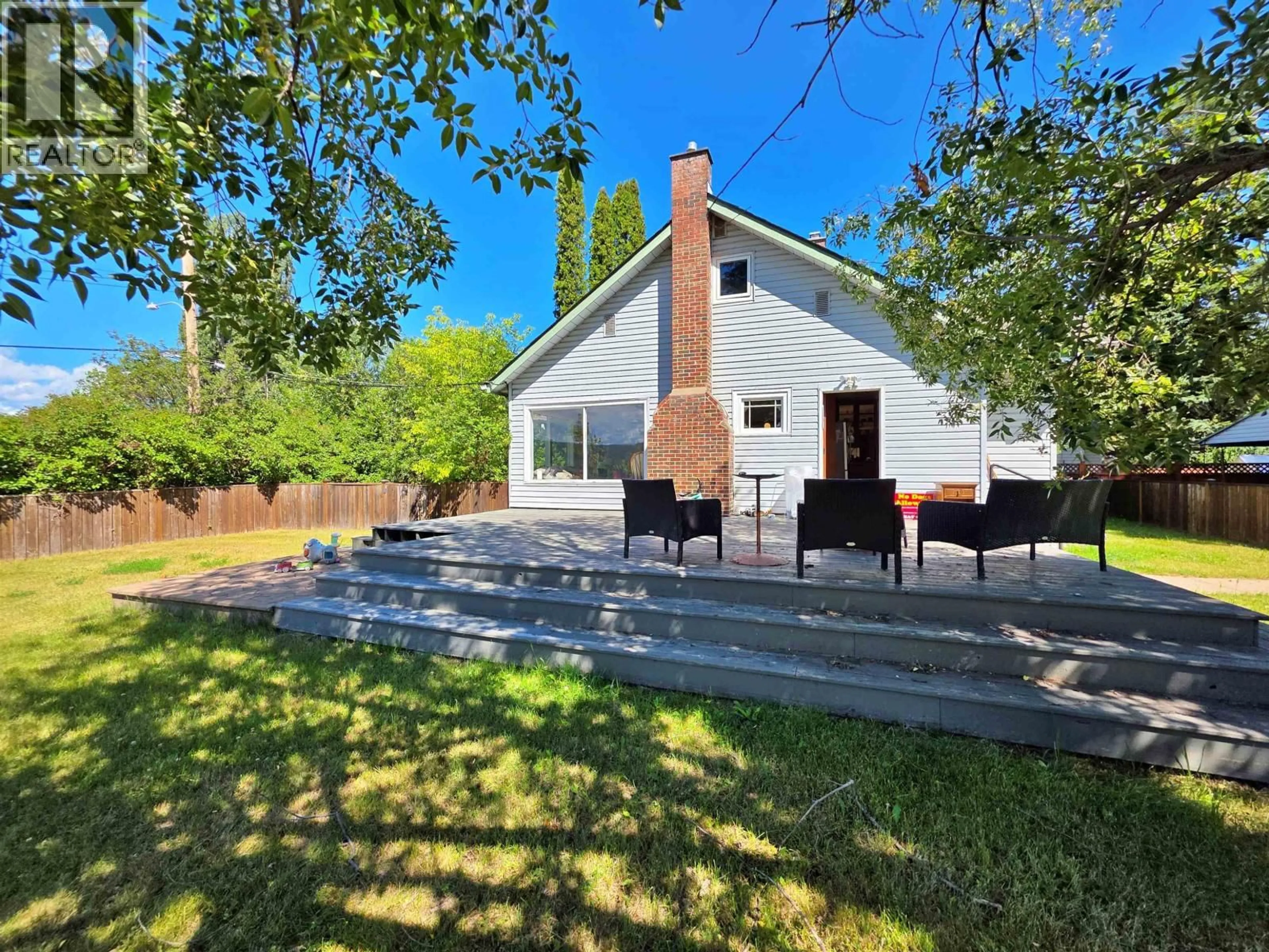 A pic from outside/outdoor area/front of a property/back of a property/a pic from drone, unknown for 736 REID STREET, Quesnel British Columbia V2J2N4