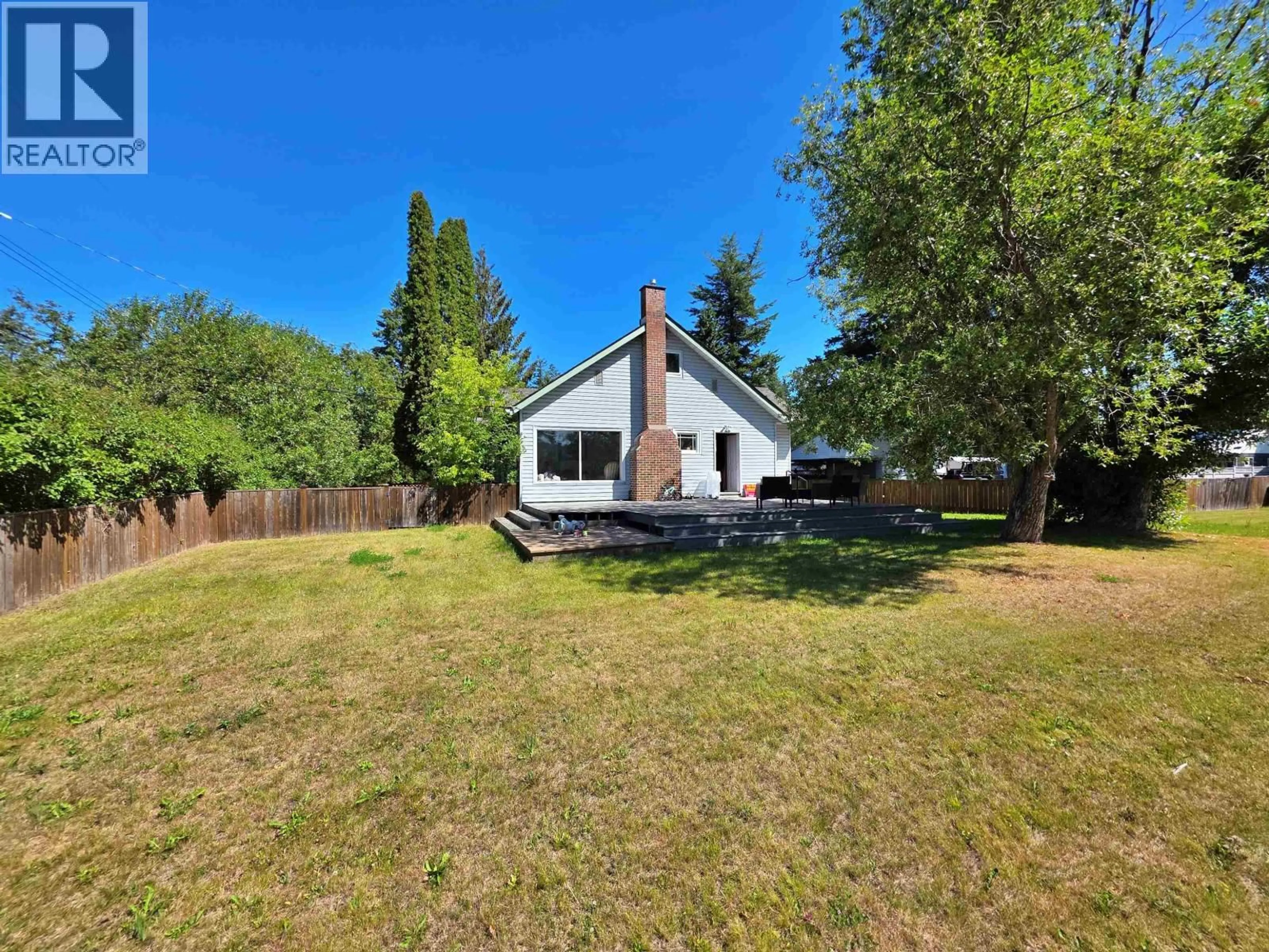 A pic from outside/outdoor area/front of a property/back of a property/a pic from drone, unknown for 736 REID STREET, Quesnel British Columbia V2J2N4
