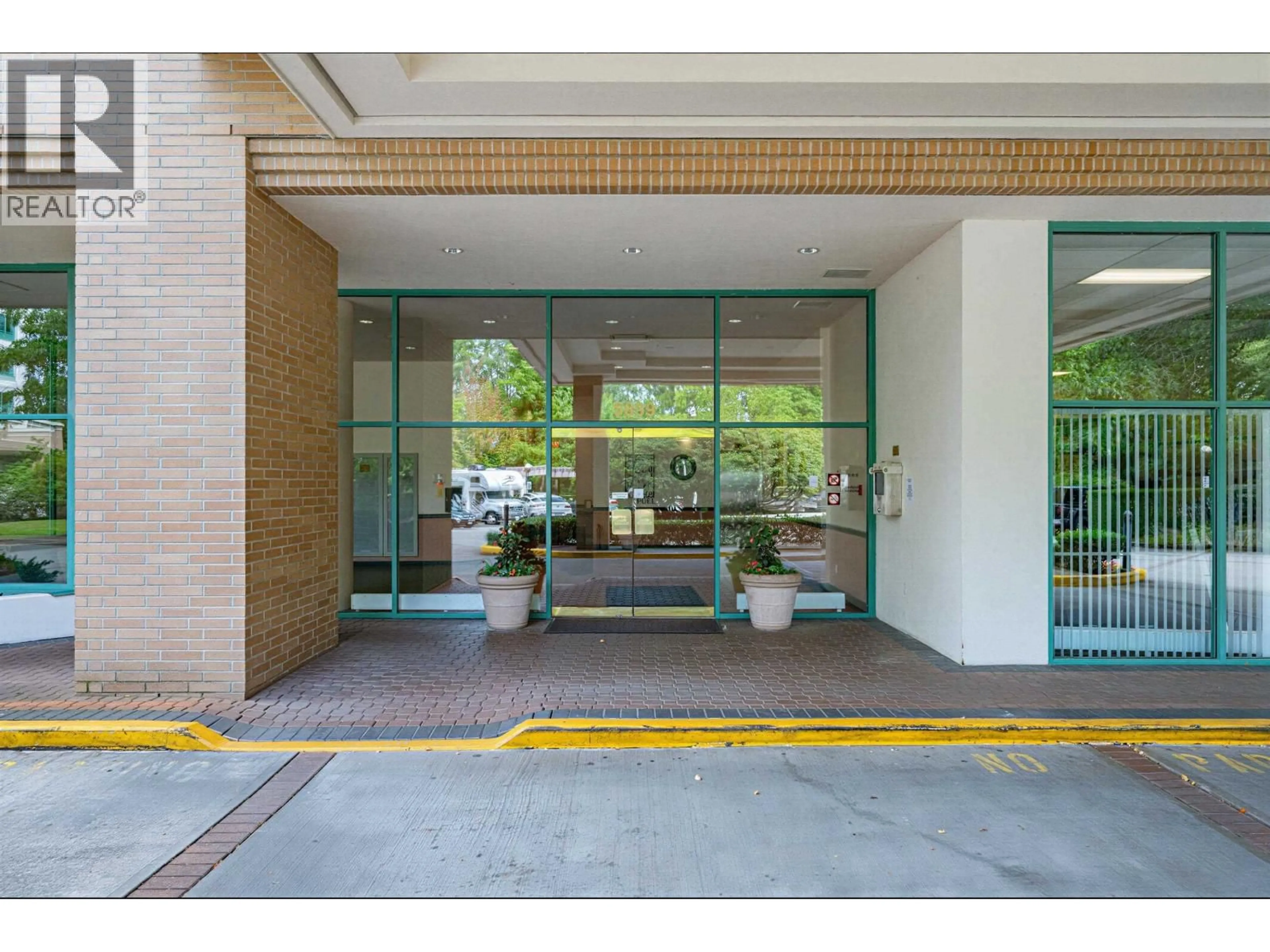 Indoor foyer for 1706 - 5899 WILSON AVENUE, Burnaby British Columbia V5H4R9