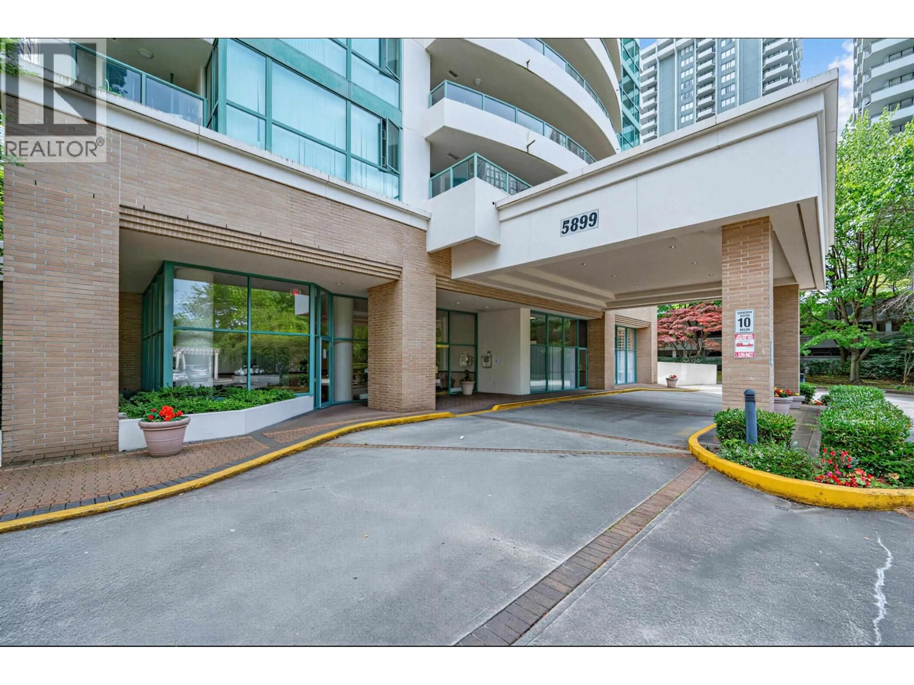 Indoor foyer for 1706 - 5899 WILSON AVENUE, Burnaby British Columbia V5H4R9