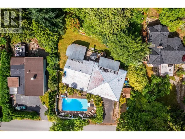4535 MOUNTAIN HIGHWAY, North Vancouver 2