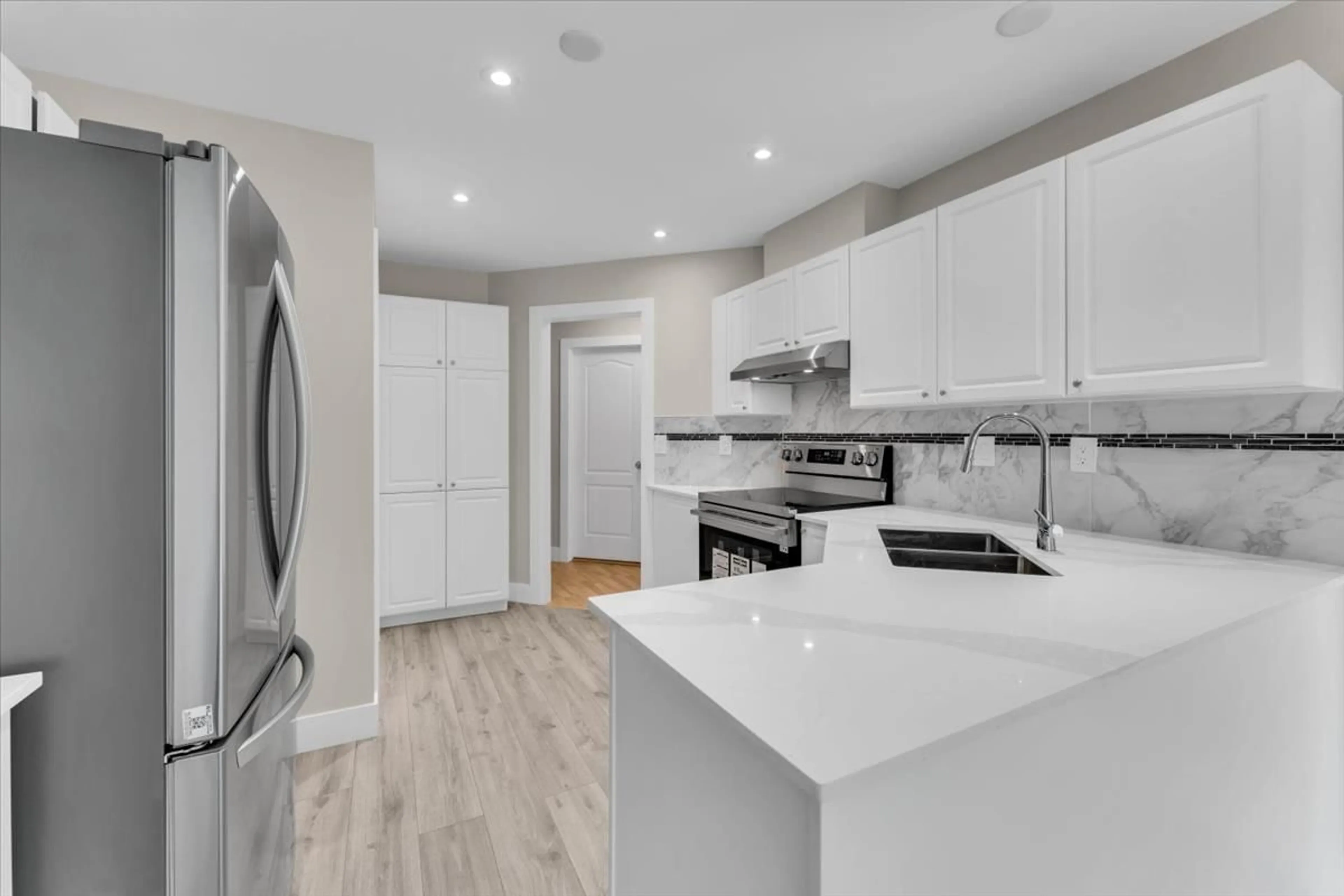 Open concept kitchen, unknown for 42 - 12165 75 AVENUE, Surrey British Columbia V3W0W7