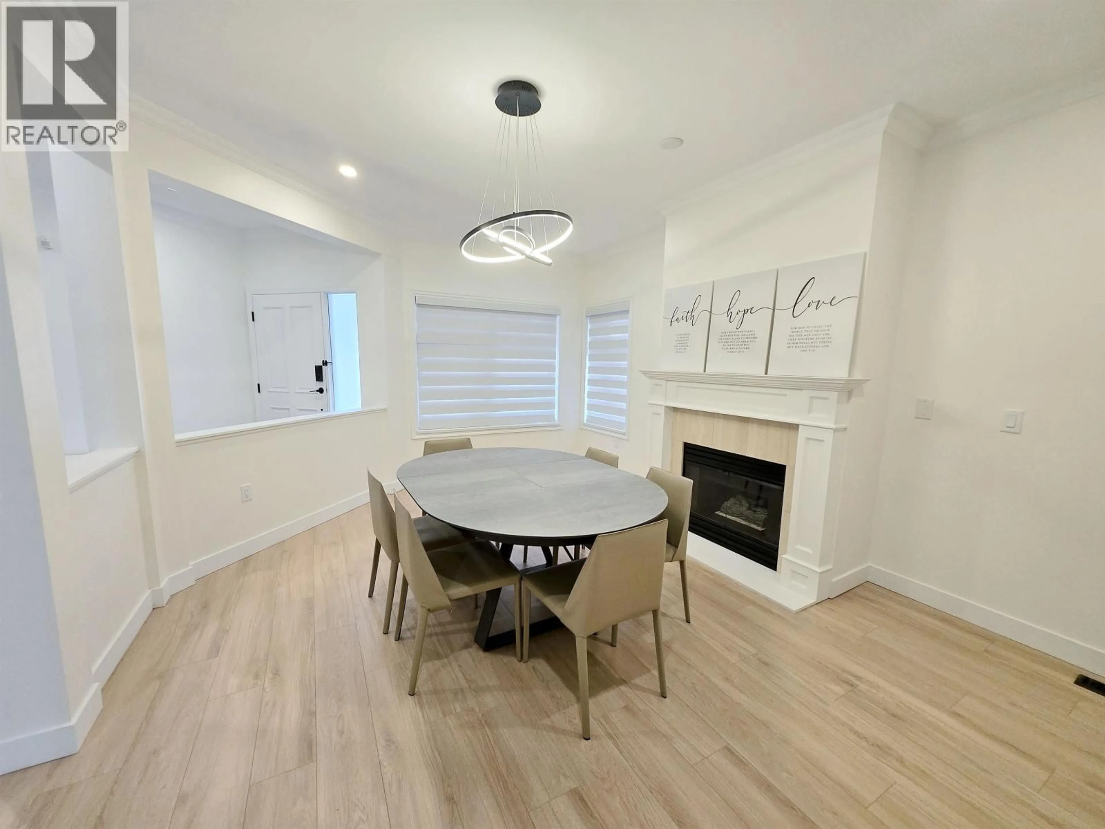 A pic of a room for 20 - 5201 OAKMOUNT CRESCENT, Burnaby British Columbia V5H4S8